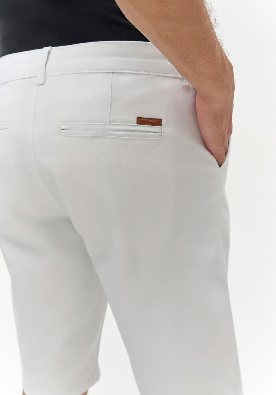 Bermuda Reta Radial Em Sarja Amaciada, BRANCO. Bermuda Reta Radial Em Sarja Amaciada, BRANCO, large.