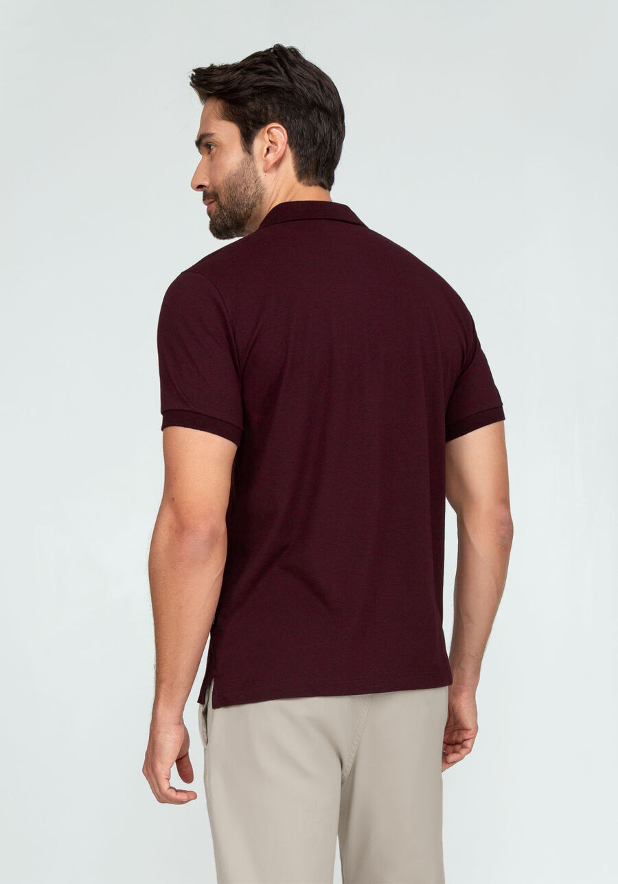 Camisa Polo em Malha com Patch Termocolante, BORDO WITCH. Camisa Polo em Malha com Patch Termocolante, BORDO WITCH, large.