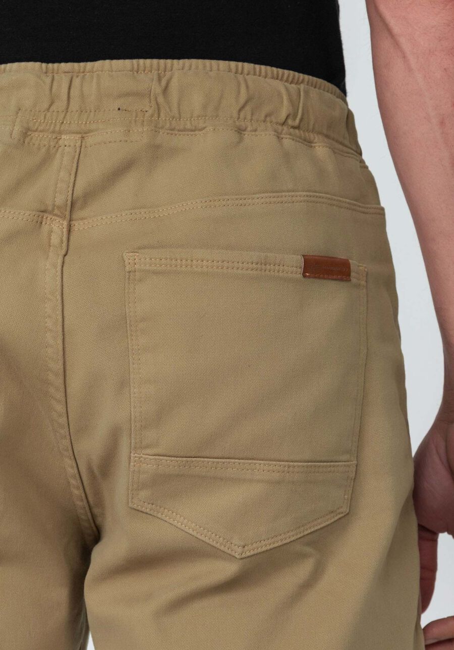 Bermuda Jogging Com Bolsos Em Sarja Denim Malha, CAQUI RAIZ. Bermuda Jogging Com Bolsos Em Sarja Denim Malha, CAQUI RAIZ, large.