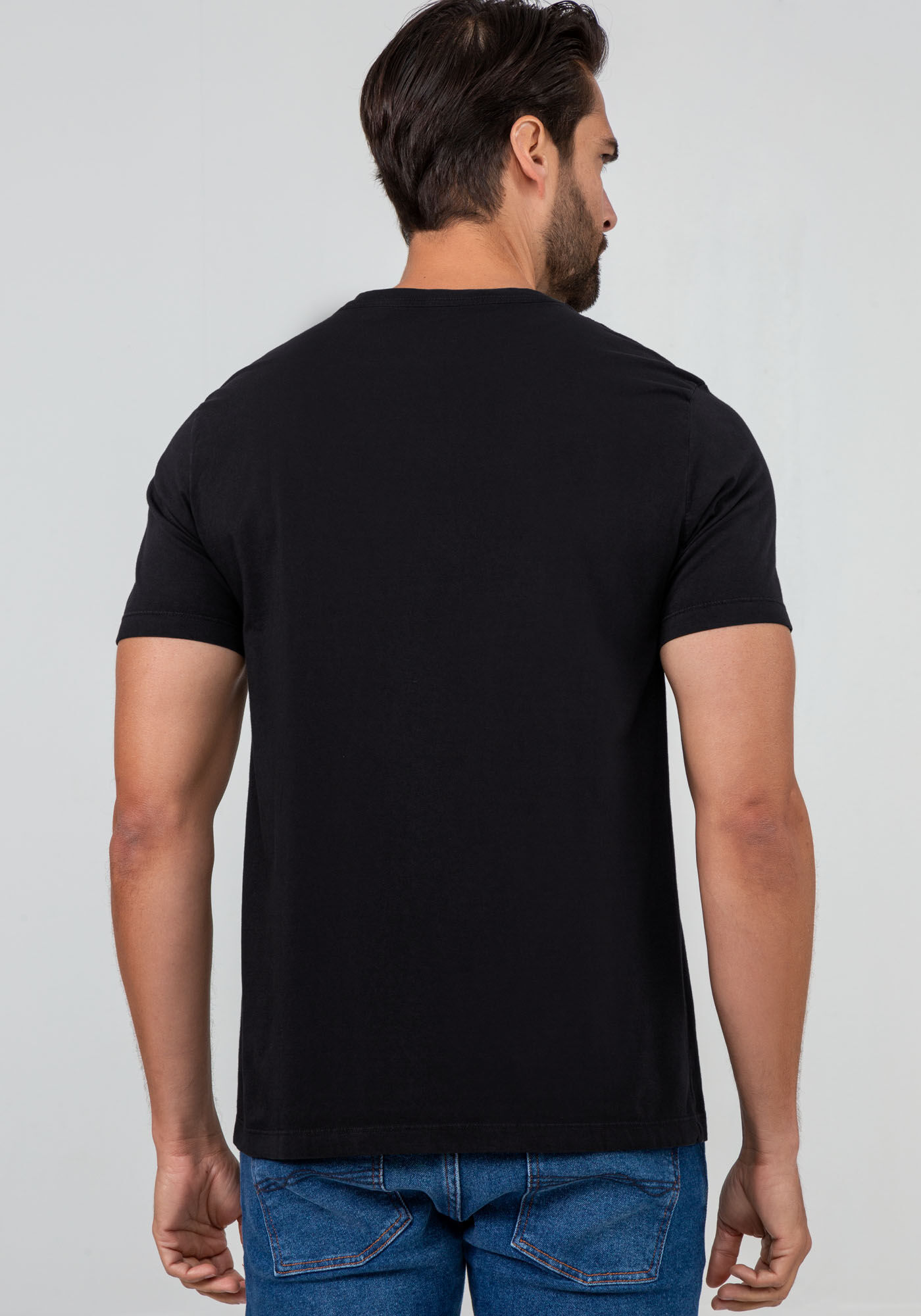 Camiseta Masculina em Malha com Decote V, PRETO REATIVO, large.