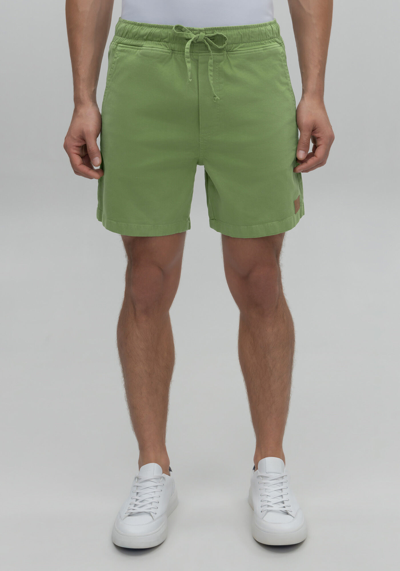 Shorts Jogging Com Bolsos Em Sarja Estonada, VERDE MOVIMENTO, large.