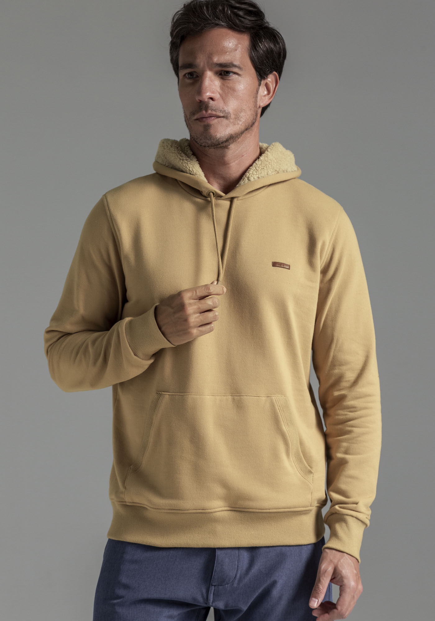 Blus&atilde;o Masculino em Moletom com Pelo Capuz, BEGE SERGE, large.