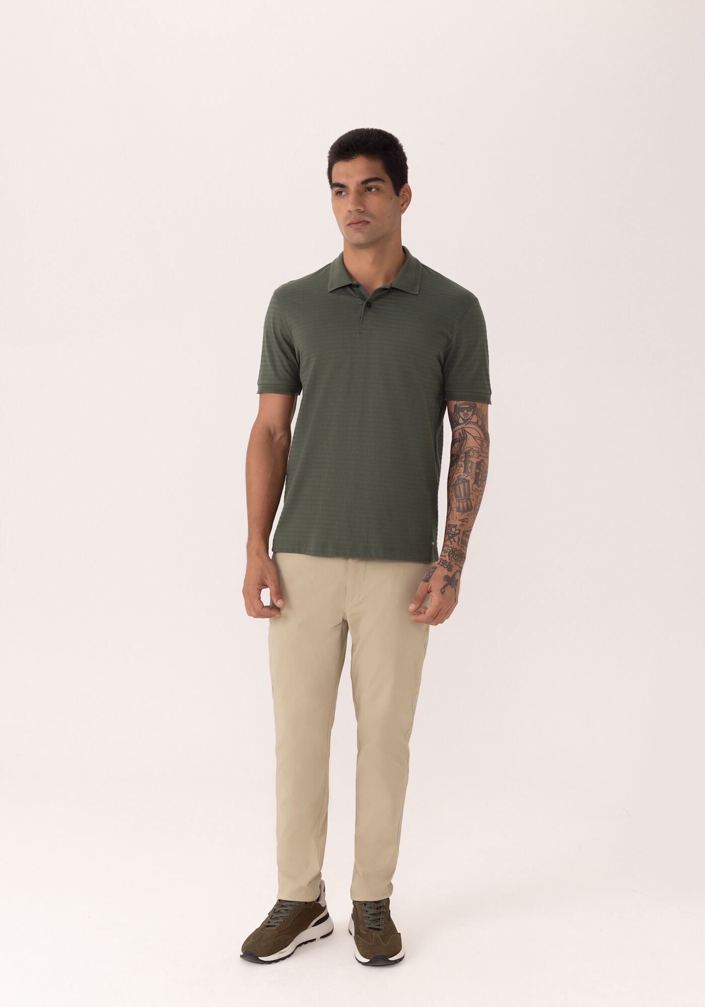 Camisa Polo De Mangas Curtas Em Malha Texturizada, VERDE HEIR, large.