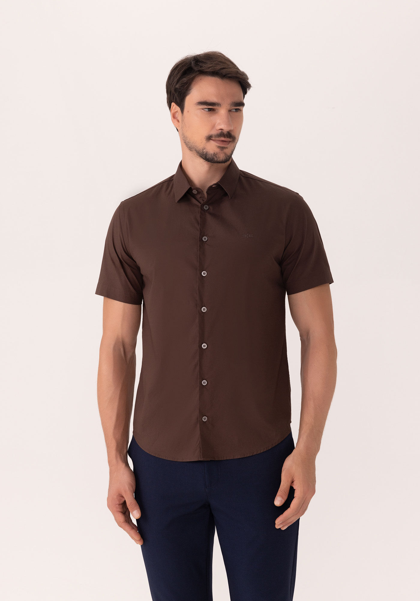 Camisa De Mangas Curtas Slim Fit Em Algod&atilde;o Mercerizado, MARROM COASTAL, large.