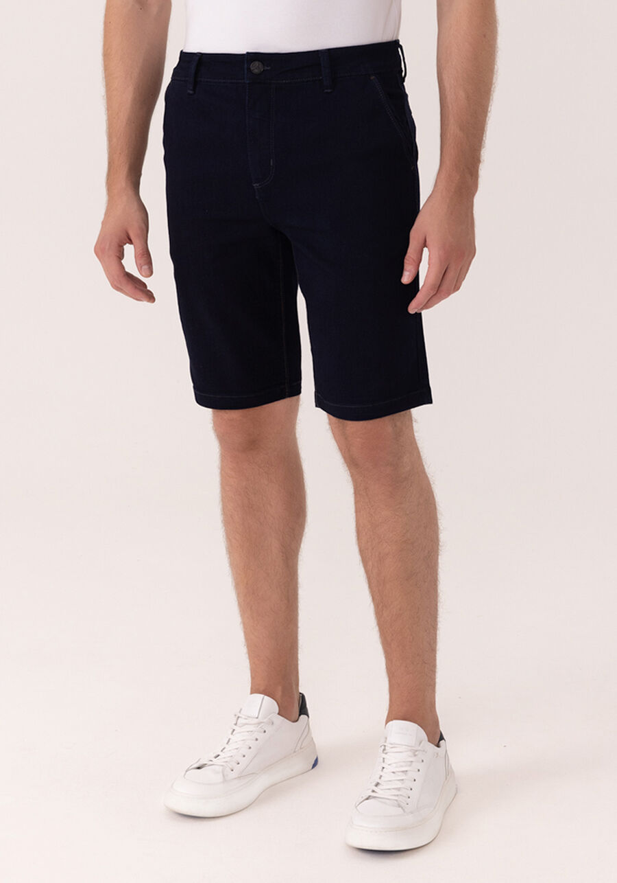 Bermuda Reta Radial Em Jeans Amaciado, JEANS ESCURO. Bermuda Reta Radial Em Jeans Amaciado, JEANS ESCURO, large.
