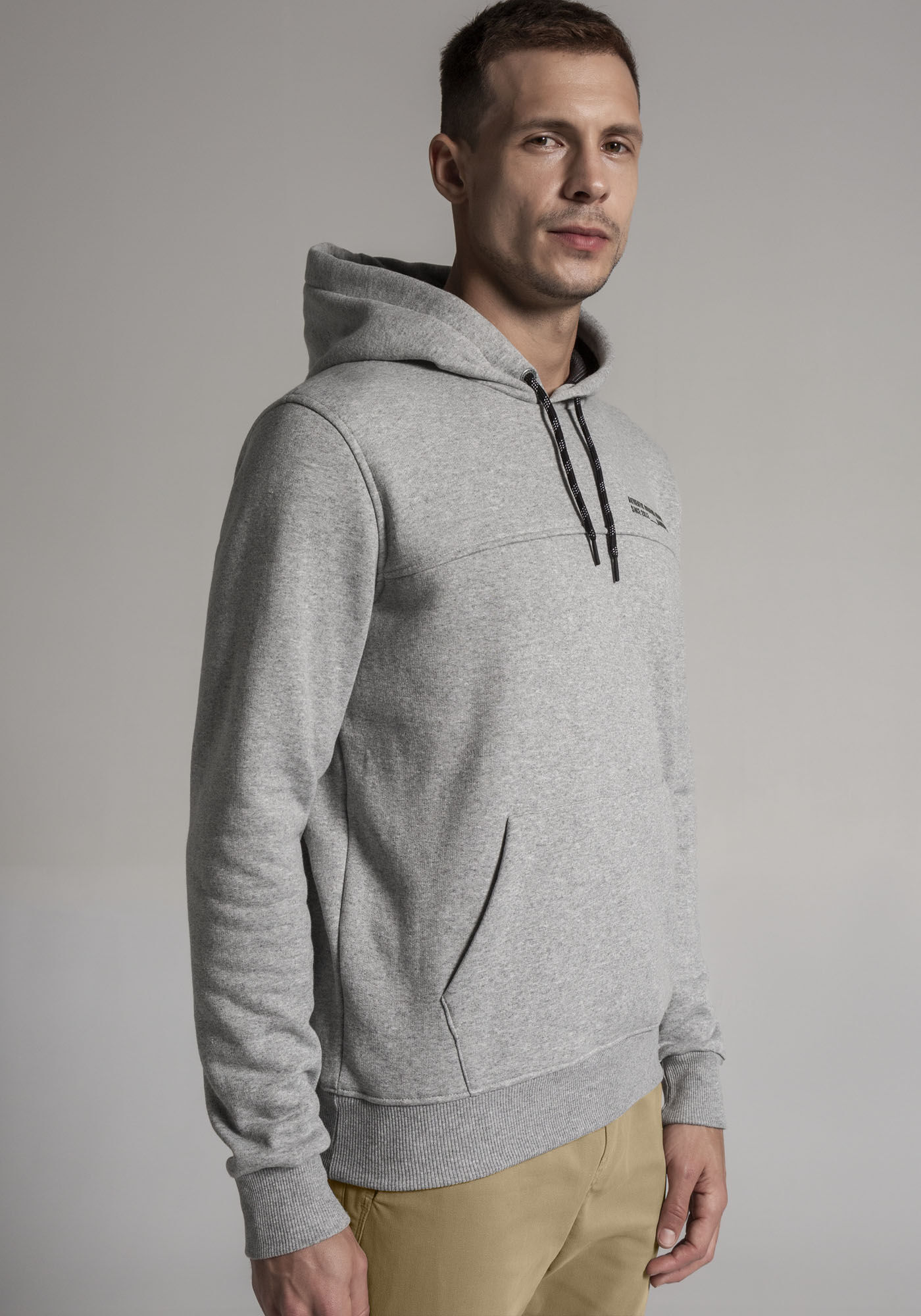 Blus&atilde;o Masculino em Moletom com Capuz Forrado, MESCLA MEDIO, large.