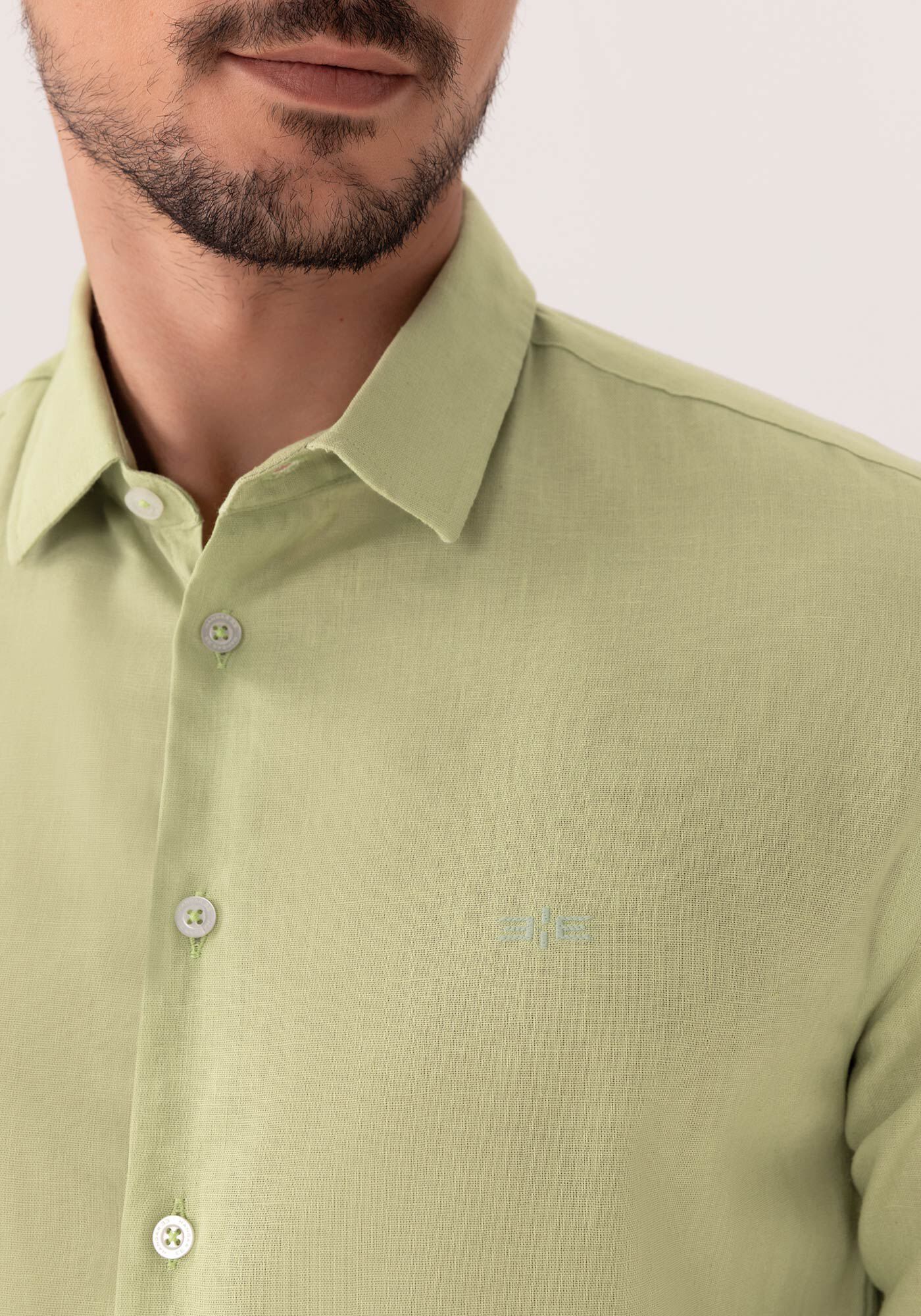 Camisa Slim Fit Em Tecido De Algod&atilde;o Com Linho, VERDE IOIO, large.
