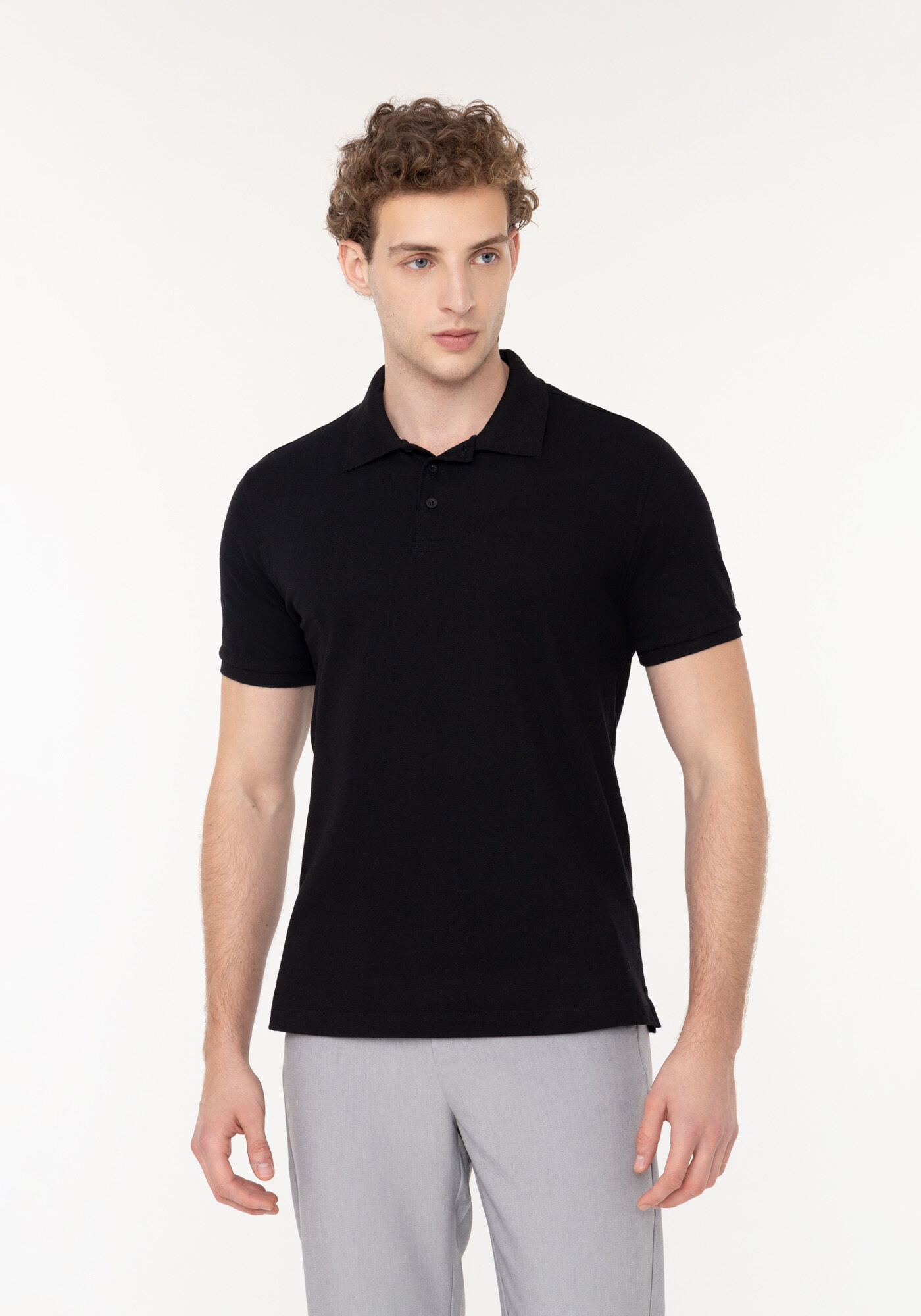 Camisa Polo De Manga Curta Em Malha Piquet Com Logo Na Gola, PRETO, large.