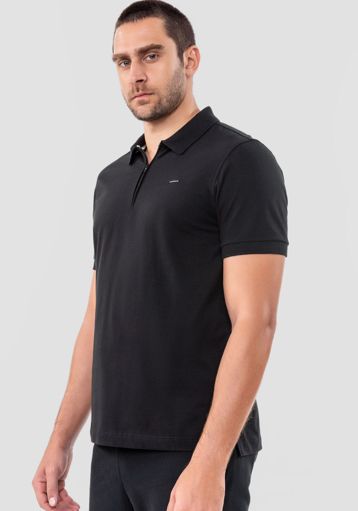 Camisa Polo Masculina em Malha com Z&iacute;per, PRETO, large.