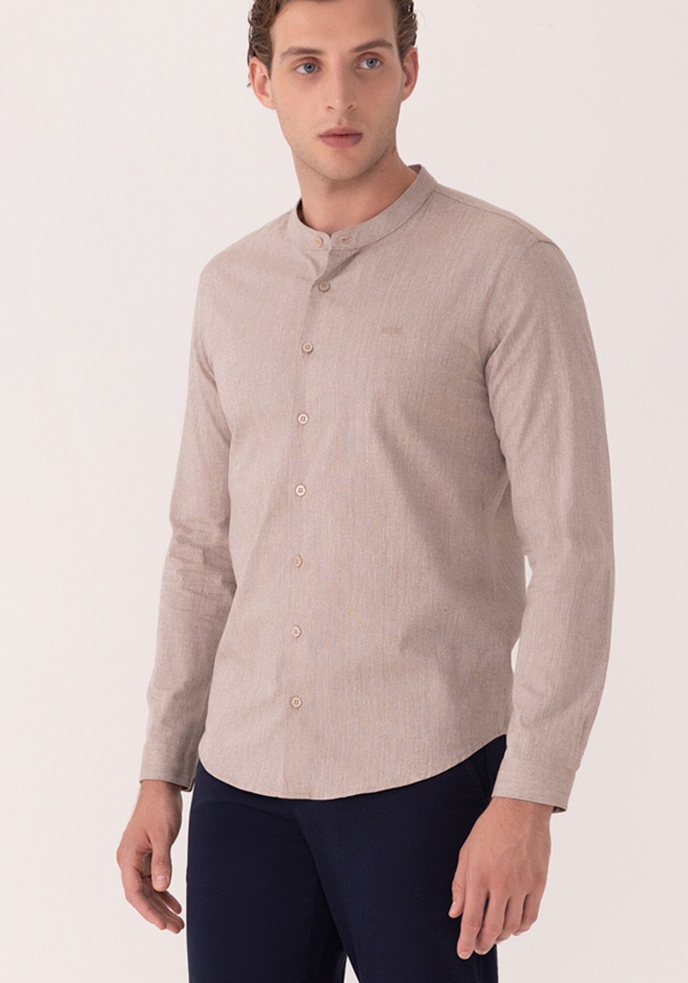 Camisa De Mangas Longas Com Gola Padre E Linho, BEGE RUSSET, large.