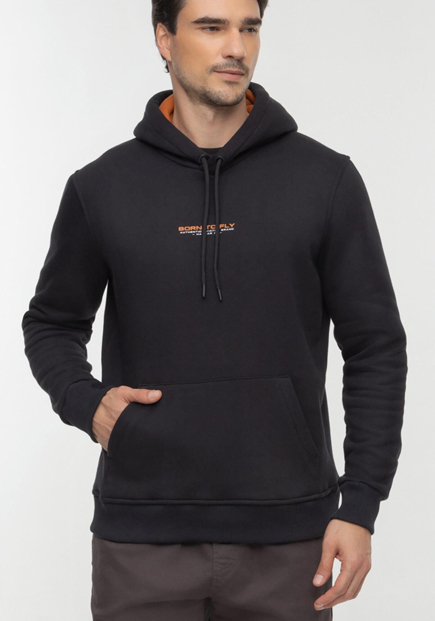 Blus&atilde;o Em Moletom Peluciado Com Capuz E Estampa Localizada, PRETO, large.