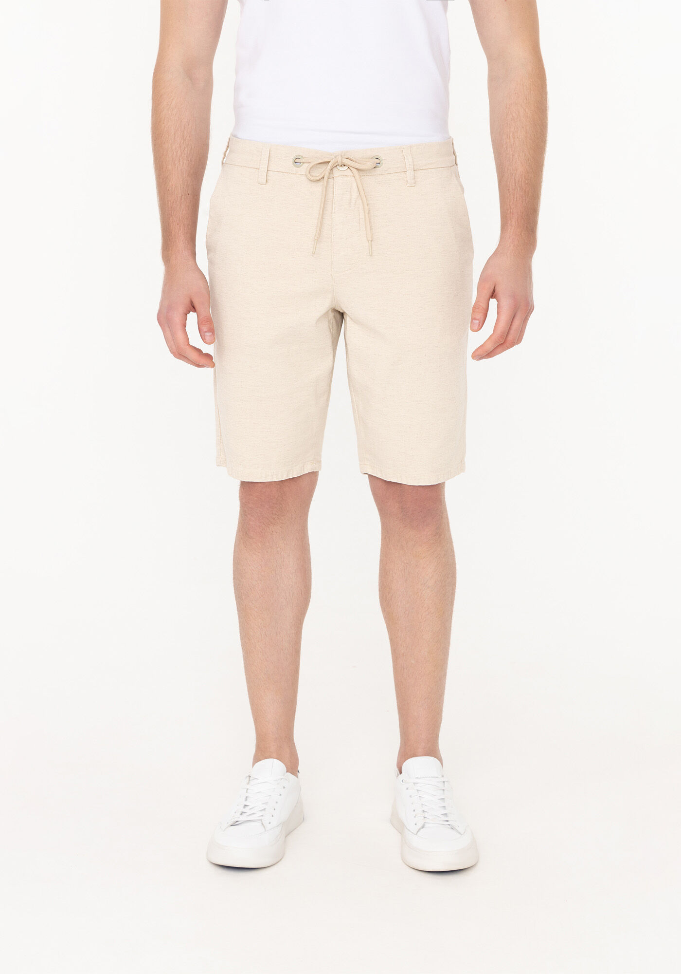 Bermuda Reta Radial Masculina Com Bolsos E Cadar&ccedil;o No C&oacute;s, BEGE MARFIM, large.