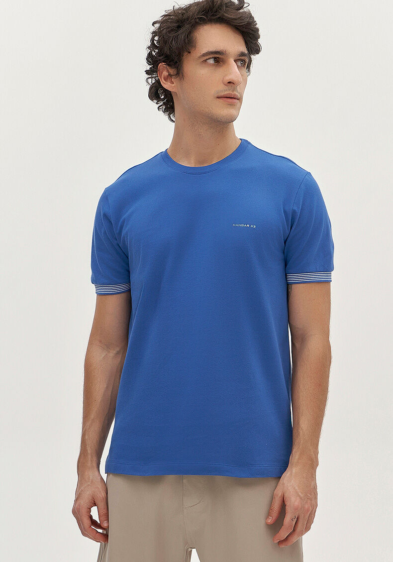 Camiseta Masculina em Malha Piquet com Retil&iacute;nea, AZUL OMEGA, large.