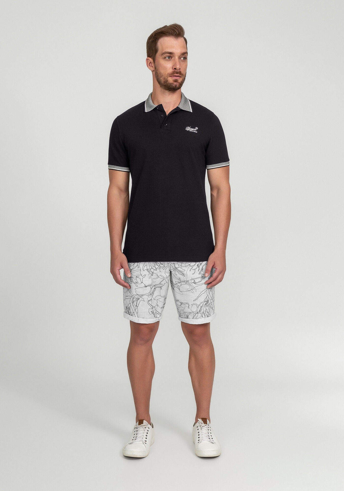 Camisa Polo em Malha Piquet com Retil&iacute;nea, PRETO REATIVO, large.