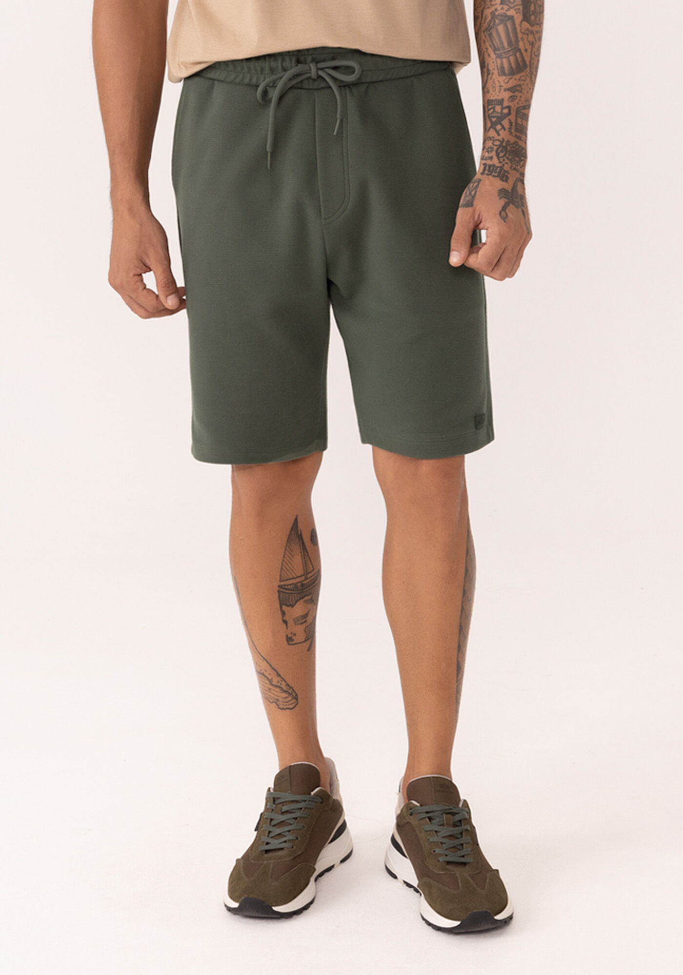 Bermuda Com C&oacute;s El&aacute;stico Em Moletom Texturizado, VERDE HEIR, large.