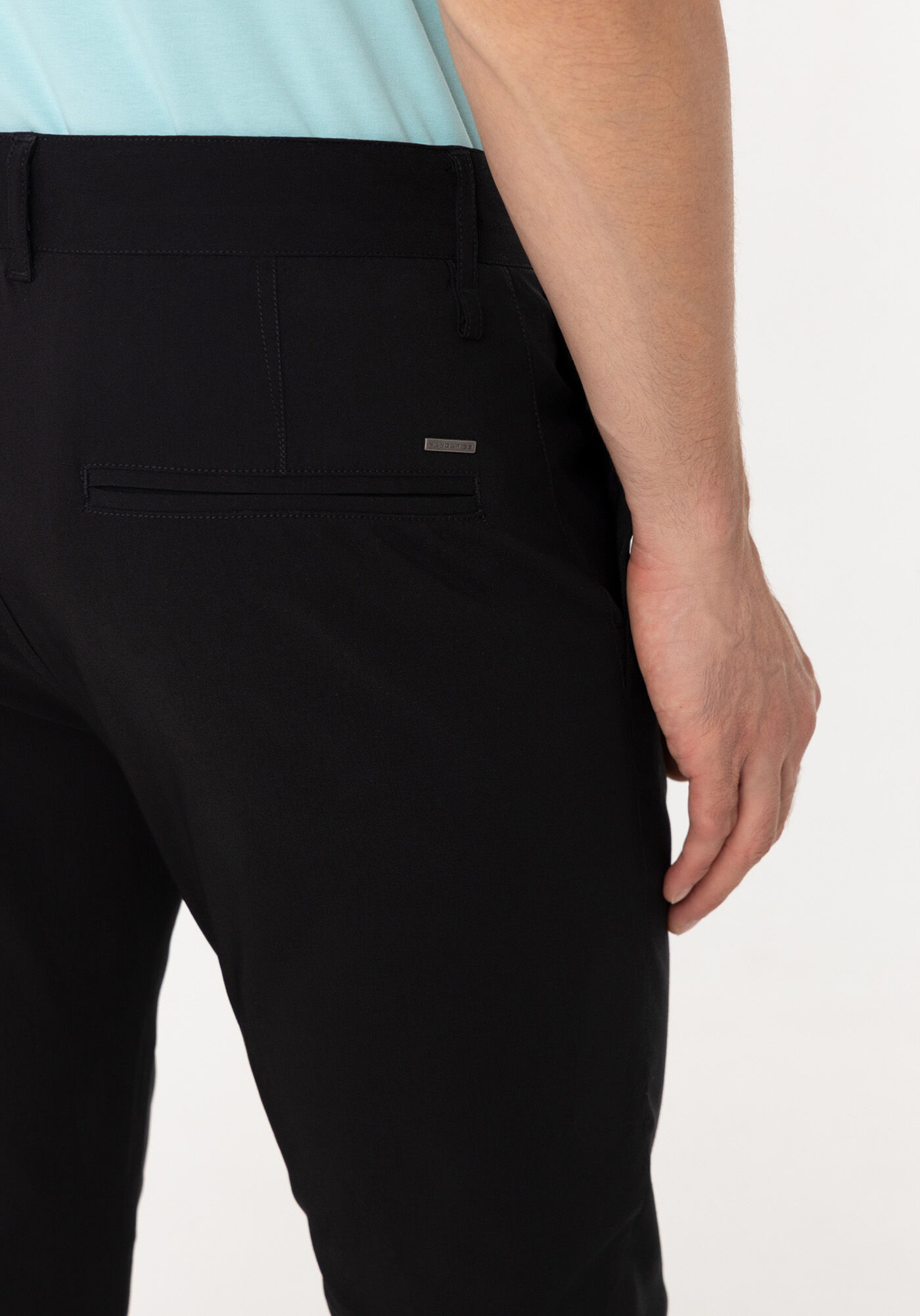 Cal&ccedil;a Em Tecido Plano Com Bolsos E Elastano, PRETO REATIVO, large.