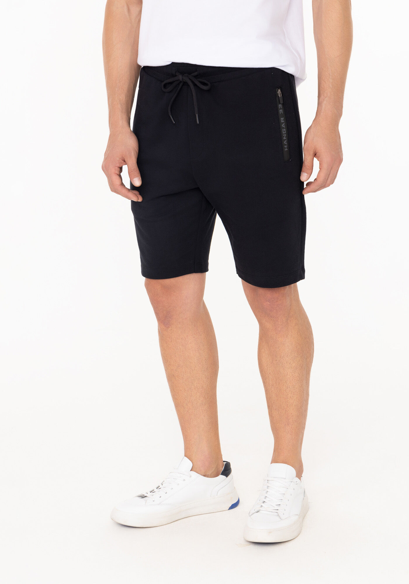 Bermuda Em Moletom Com Bolso Embutido E Cadar&ccedil;o, PRETO, large.