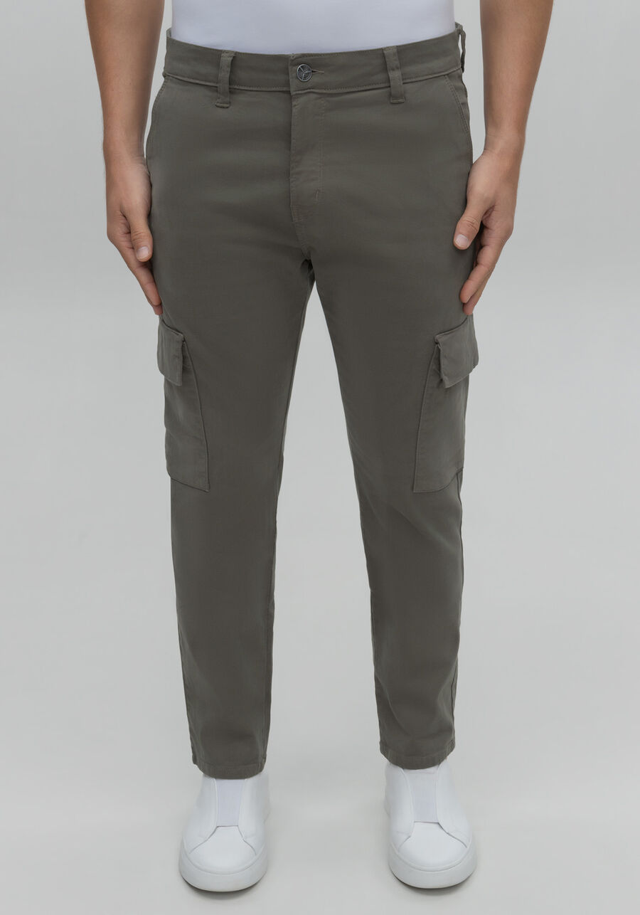 Calça Jogging Com Bolso Cargo Em Sarja Denim Malha, VERDE FURIA. Calça Jogging Com Bolso Cargo Em Sarja Denim Malha, VERDE FURIA, large.