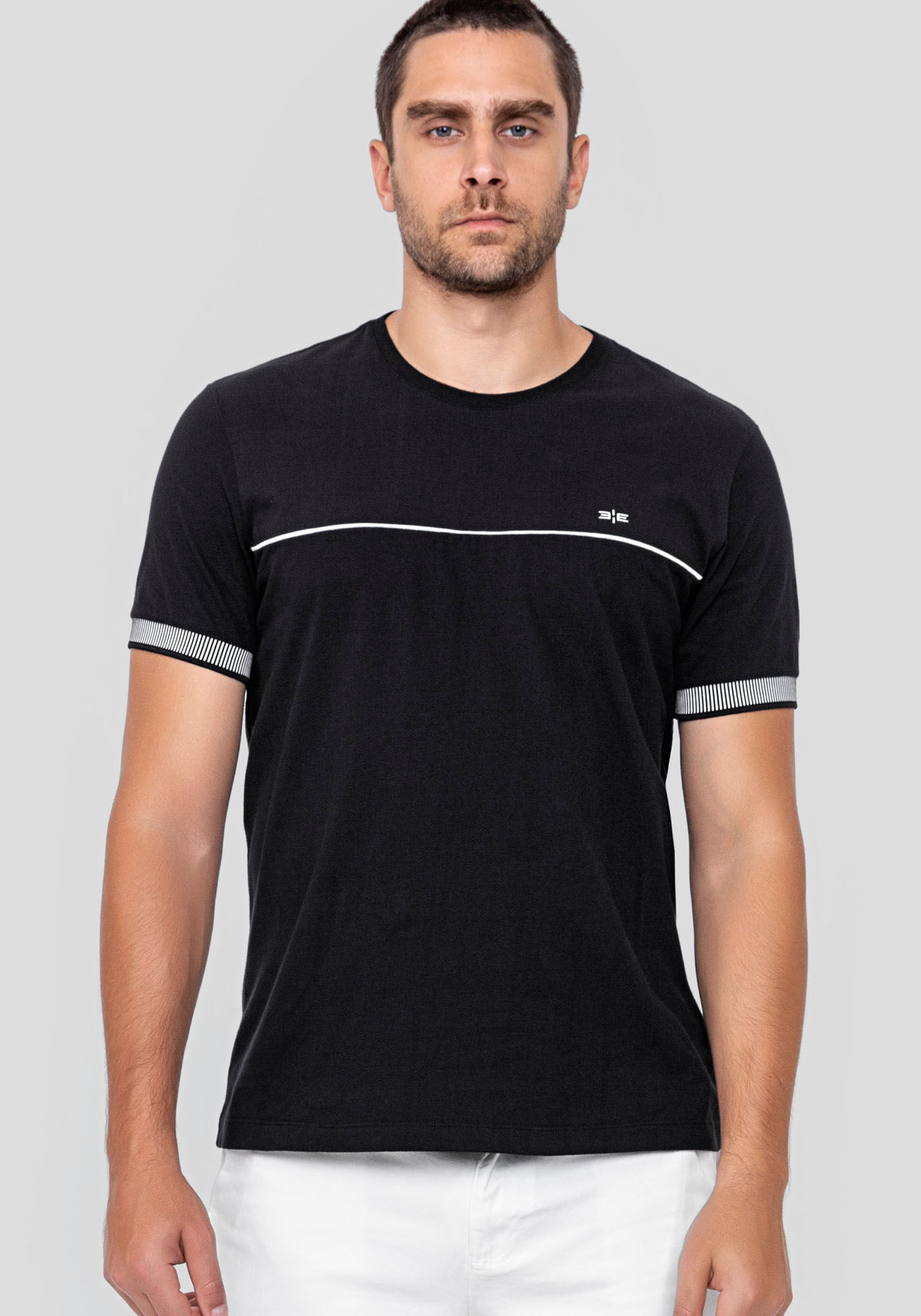 Camiseta Masculina em Malha com Retil&iacute;nea Manga, PRETO, large.