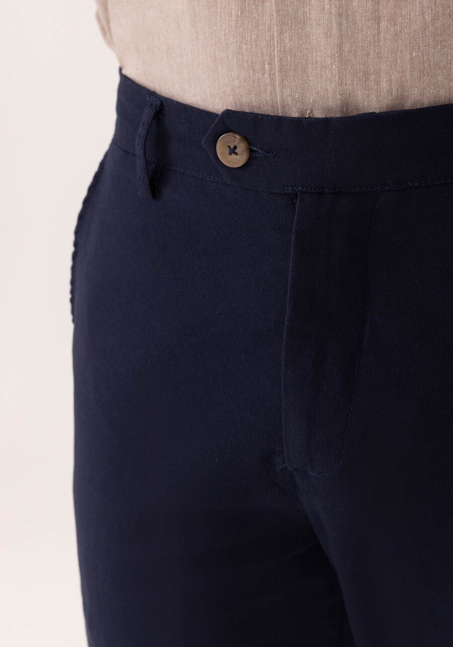 Calça Com Bolsos Em Tecido Plano Com Linho, MARINHO IMPERIO. Calça Com Bolsos Em Tecido Plano Com Linho, MARINHO IMPERIO, large.