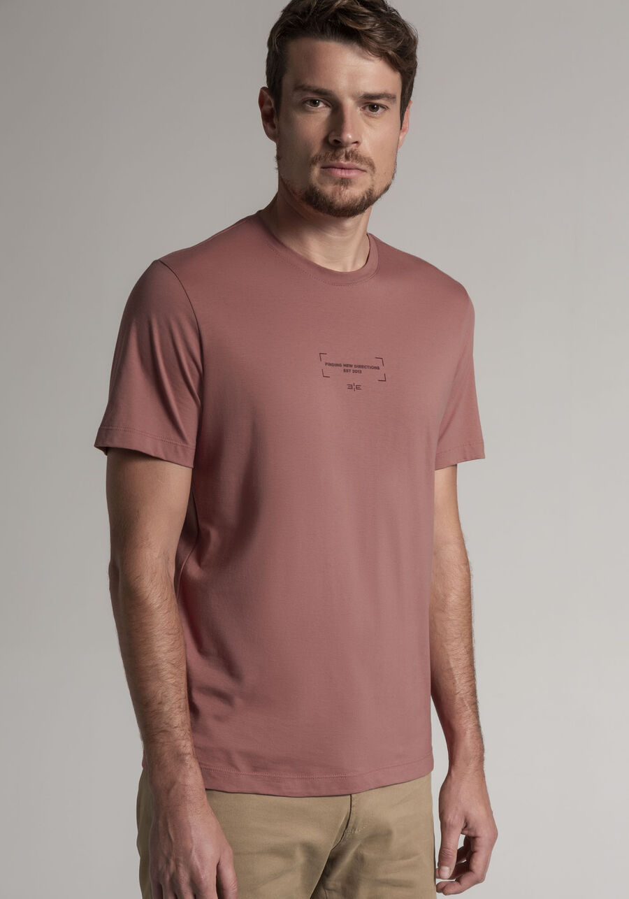 Camiseta Masculina em Malha Pima com Detalhe, BORDO BATAVO. Camiseta Masculina em Malha Pima com Detalhe, BORDO BATAVO, large.
