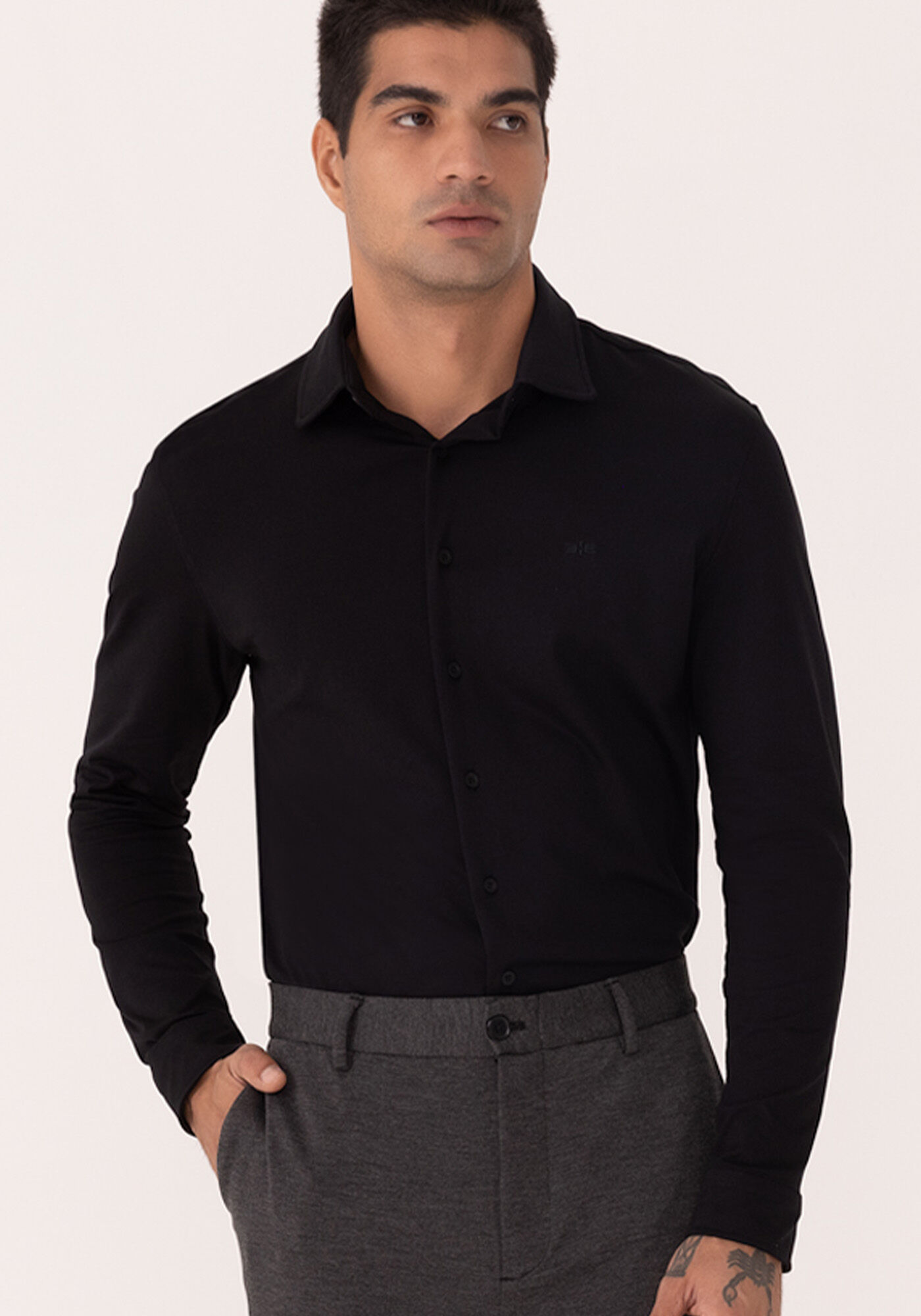 Camisa Slim Fit De Mangas Longas Em Malha De Algod&atilde;o Pima, PRETO, large.