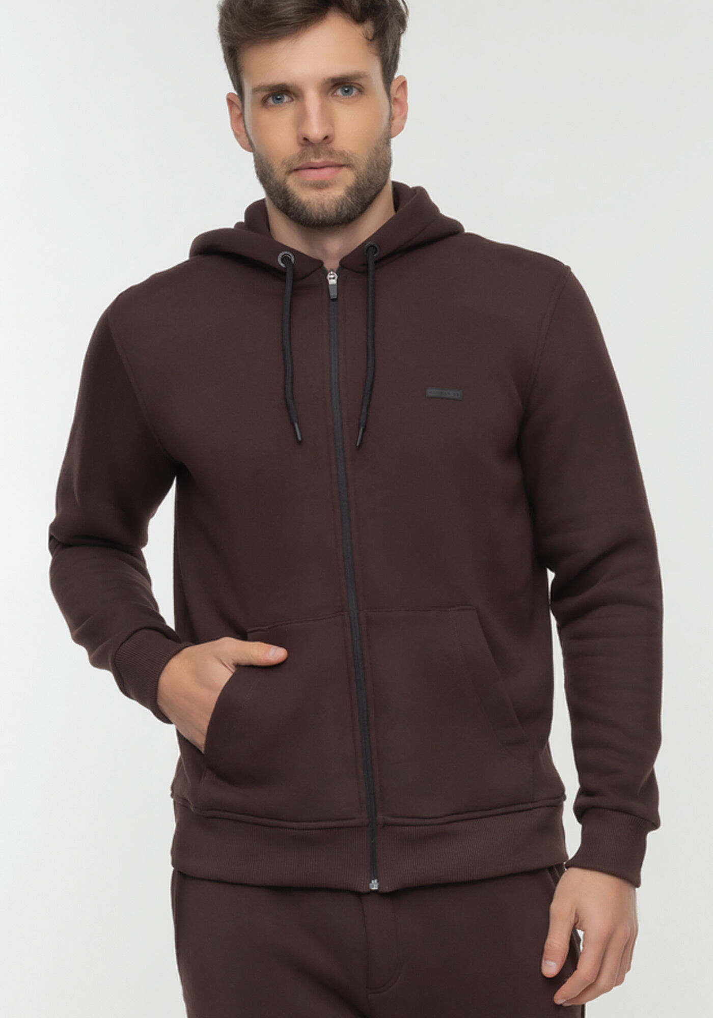 Jaqueta Com Z&iacute;per E Capuz Em Moletom Peluciado, MARROM EGGPLANT, large.