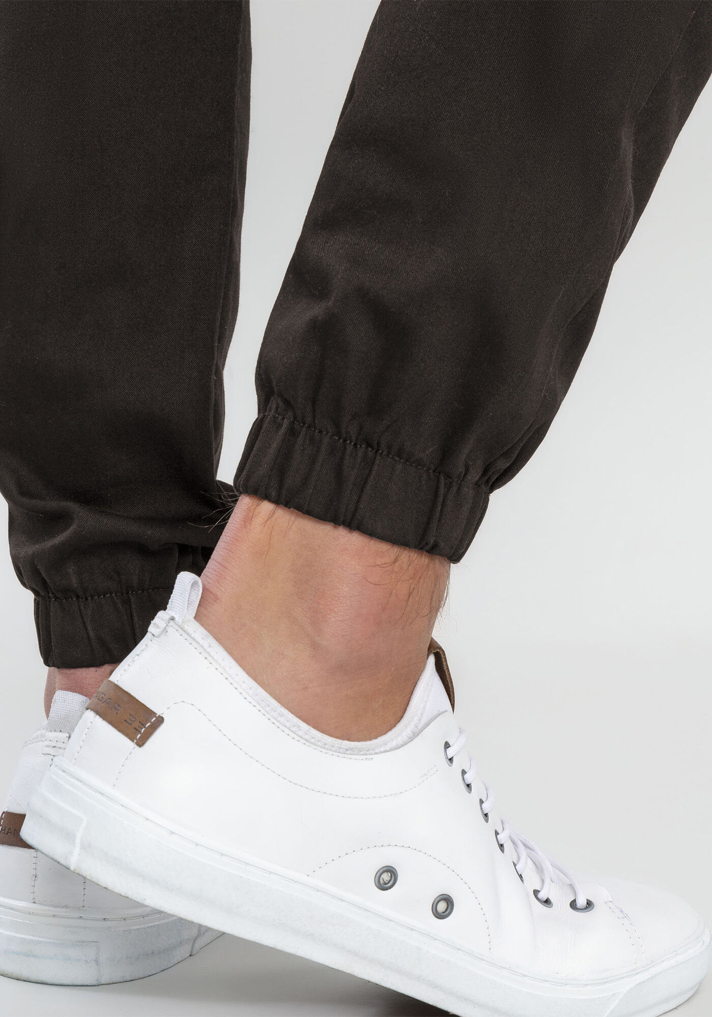 Cal&ccedil;a Jogging Com Bolsos Em Sarja Com Elastano, PRETO REATIVO, large.