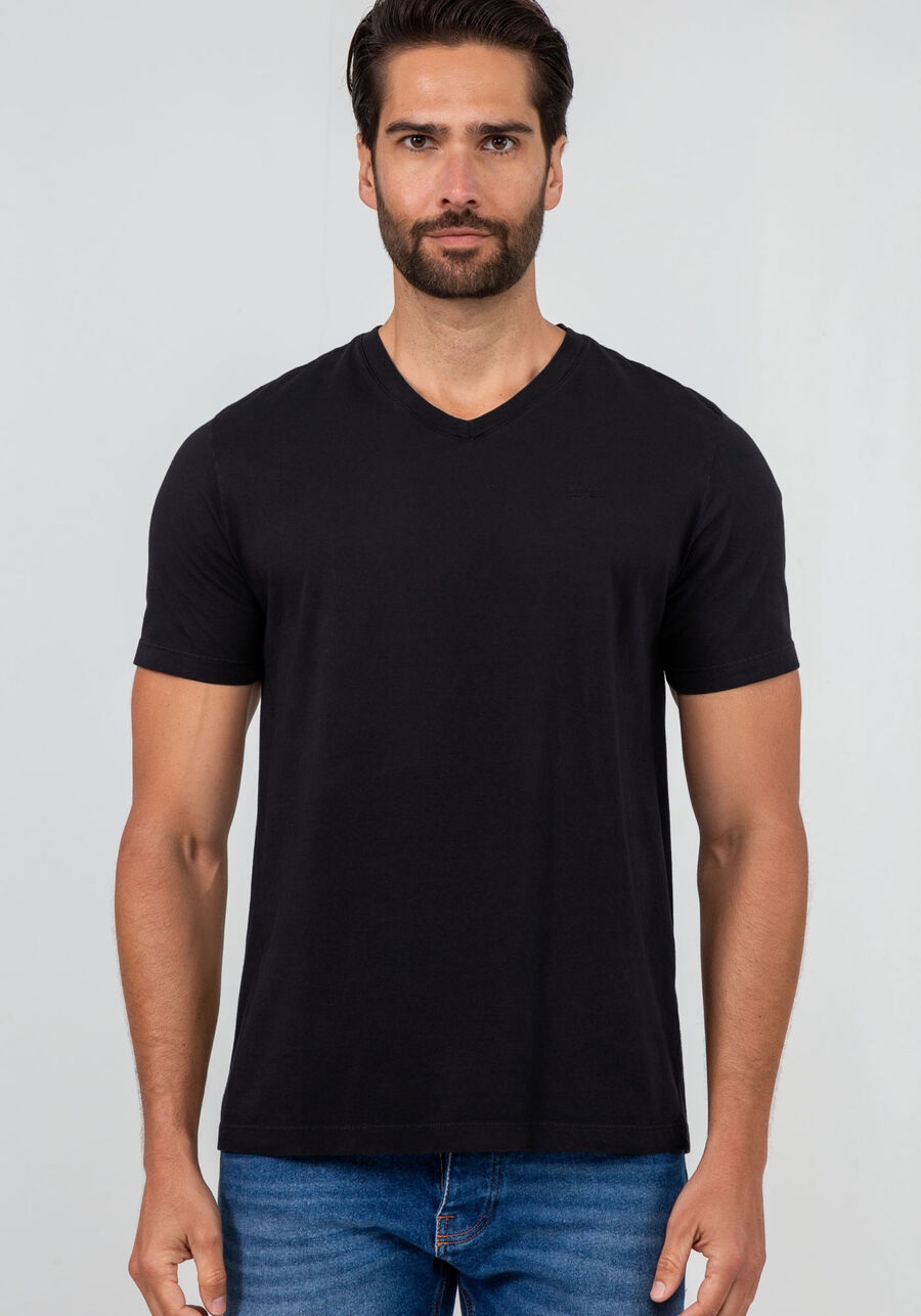 Camiseta Masculina em Malha com Decote V, PRETO REATIVO. Camiseta Masculina em Malha com Decote V, PRETO REATIVO, large.