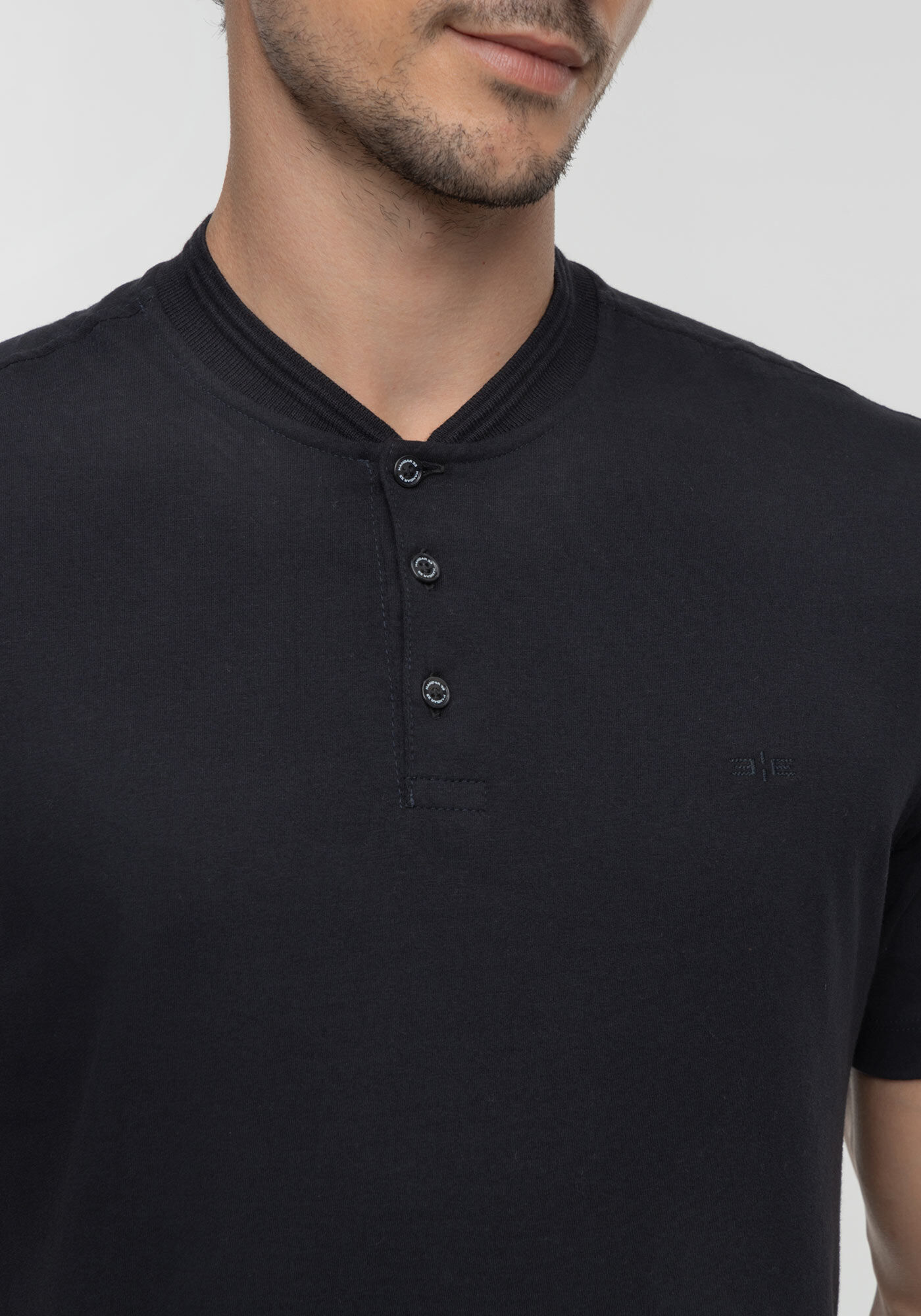 Camisa Com Gola Padre E Manga Curta Em Meia Malha Peletizada, PRETO, large.