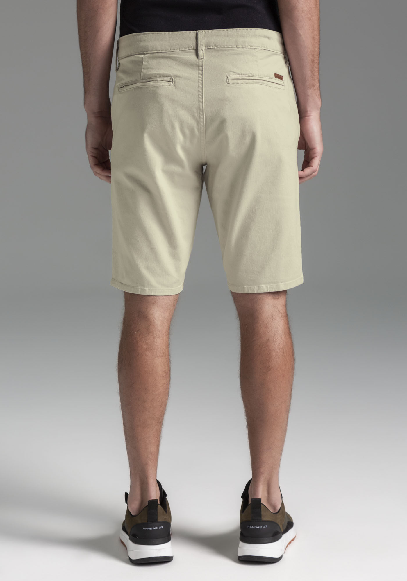 Bermuda Reta Radial Com Bolsos Em Sarja De Alfaiataria, BEGE GELO, large.