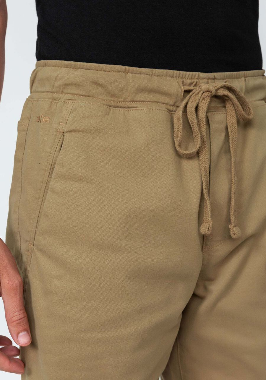 Bermuda Jogging Com Bolsos Em Sarja Denim Malha, CAQUI RAIZ. Bermuda Jogging Com Bolsos Em Sarja Denim Malha, CAQUI RAIZ, large.