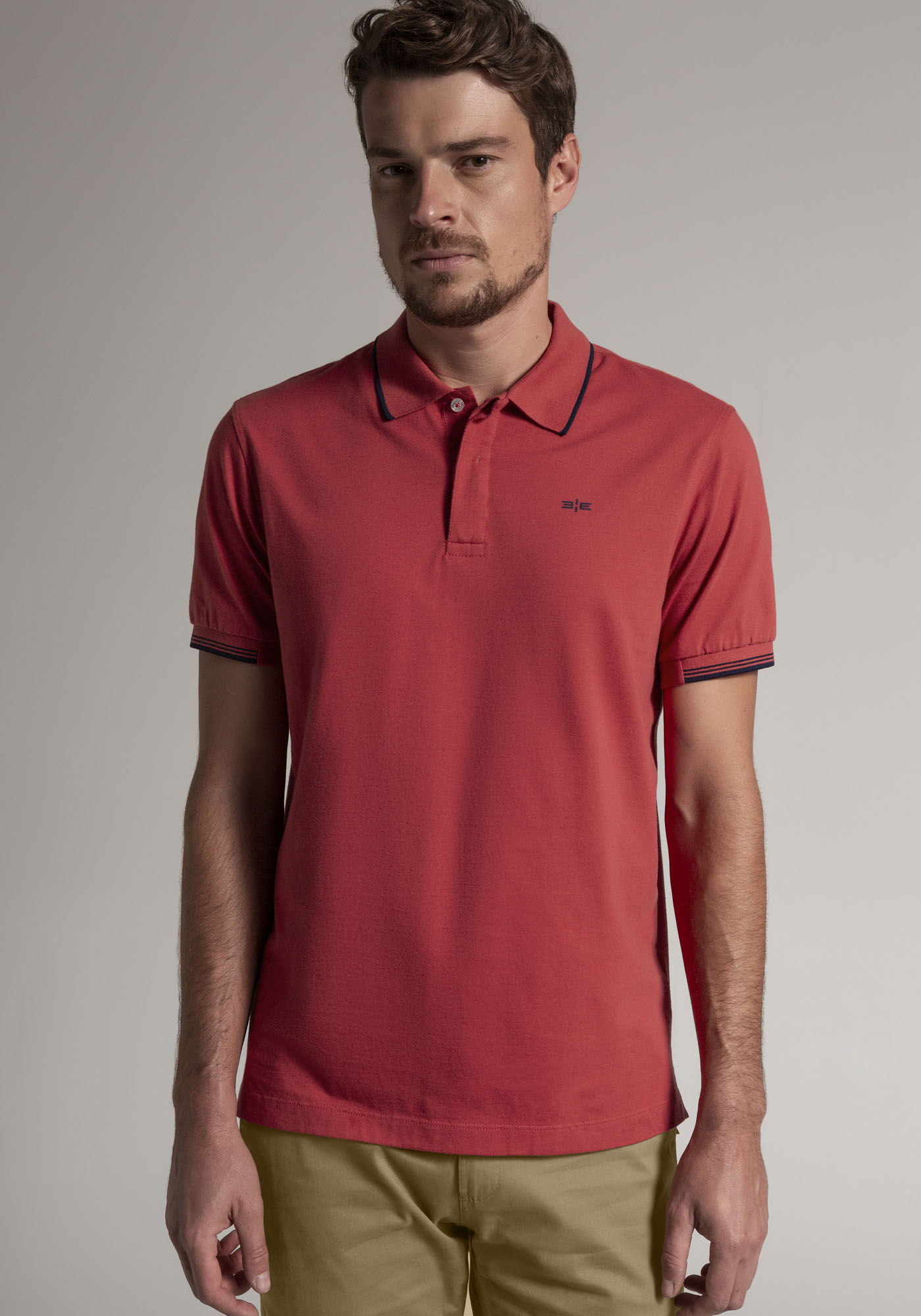Camisa Polo Masculina em Malha com Retil&iacute;nea, VERMELHO POMME, large.