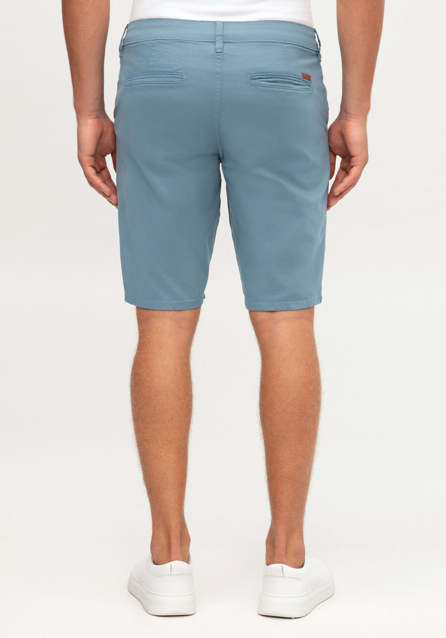 Bermuda Reta Radial Com Bolsos Em Sarja De Alfaiataria, AZUL PARAISO. Bermuda Reta Radial Com Bolsos Em Sarja De Alfaiataria, AZUL PARAISO, large.