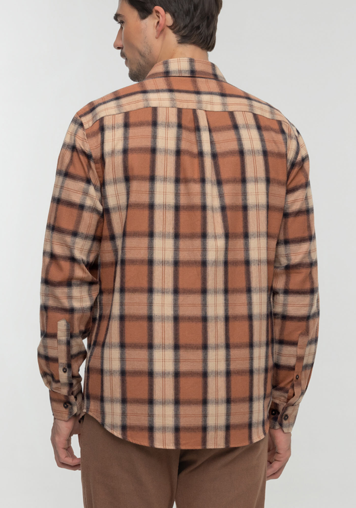 Camisa Comfort Masculina Em Flanela Com Mangas Longas, MARROM, large.