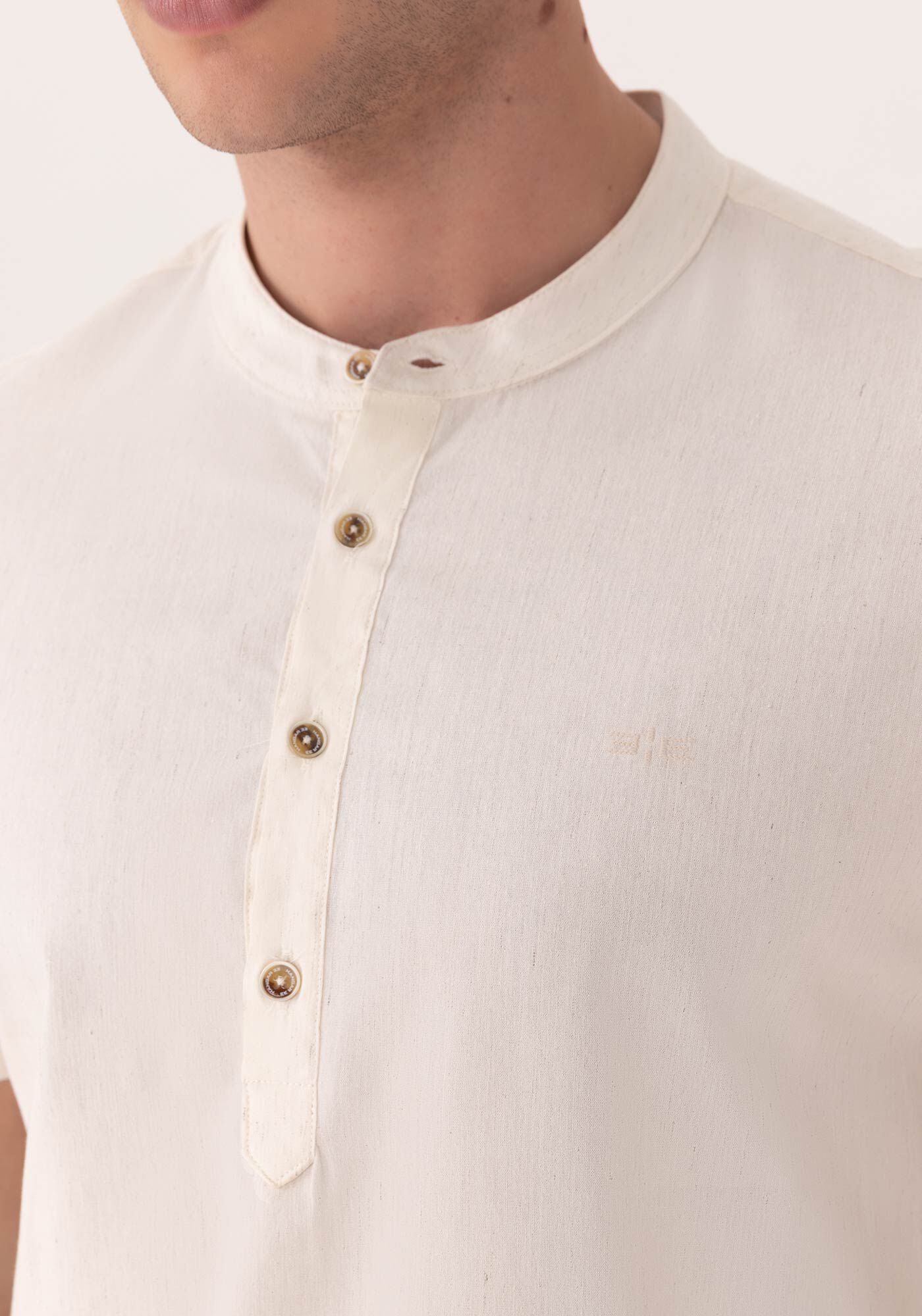 Camisa Bata De Mangas Curtas Com Linho, BRANCO OFF WHITE, large.