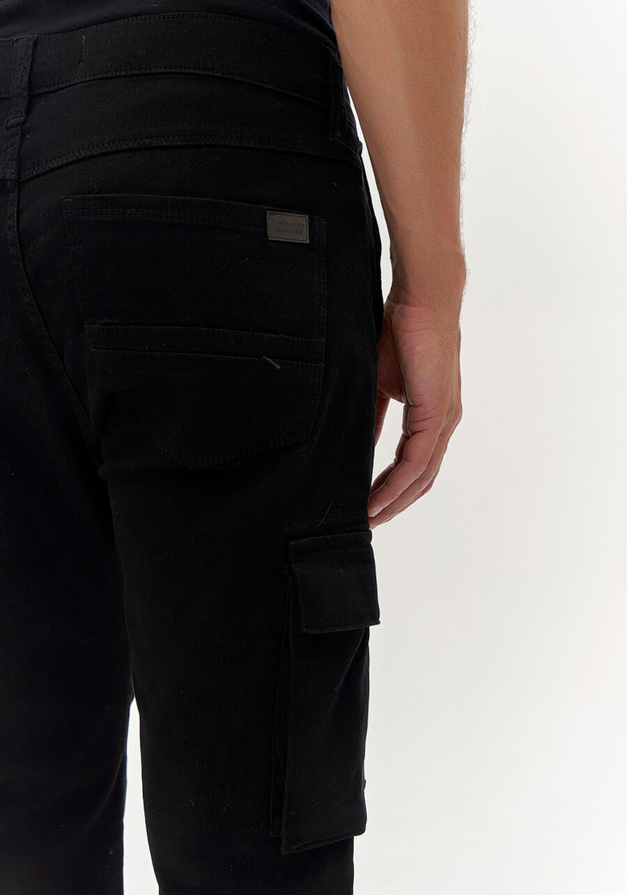 Calça Jogging Masculina Com Bolsos Cargo Em Sarja E Elastano, PRETO REATIVO. Calça Jogging Masculina Com Bolsos Cargo Em Sarja E Elastano, PRETO REATIVO, large.