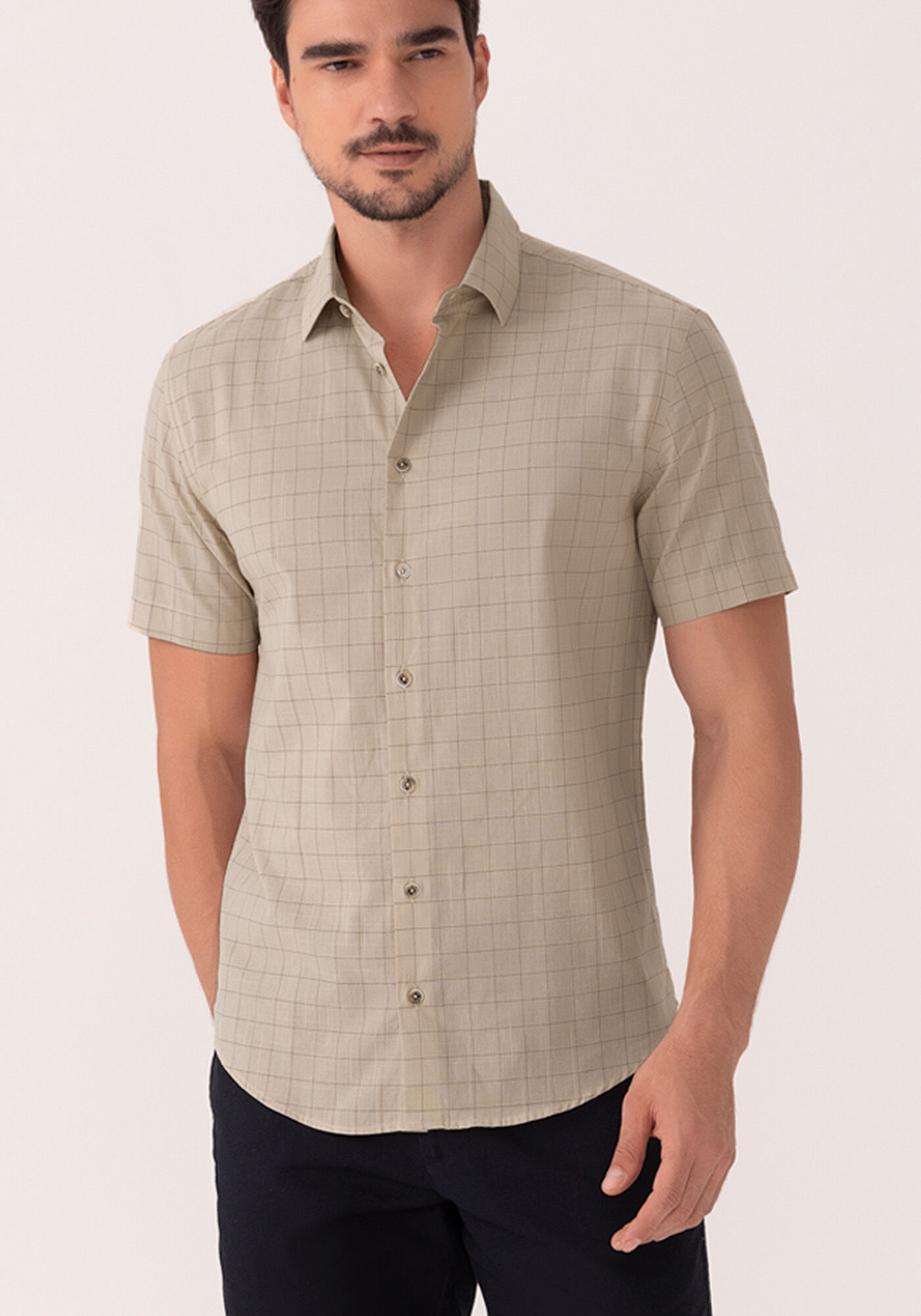 Camisa Slim Fit De Mangas Curtas Em Tecido De Algod&atilde;o, BEGE GINGER, large.
