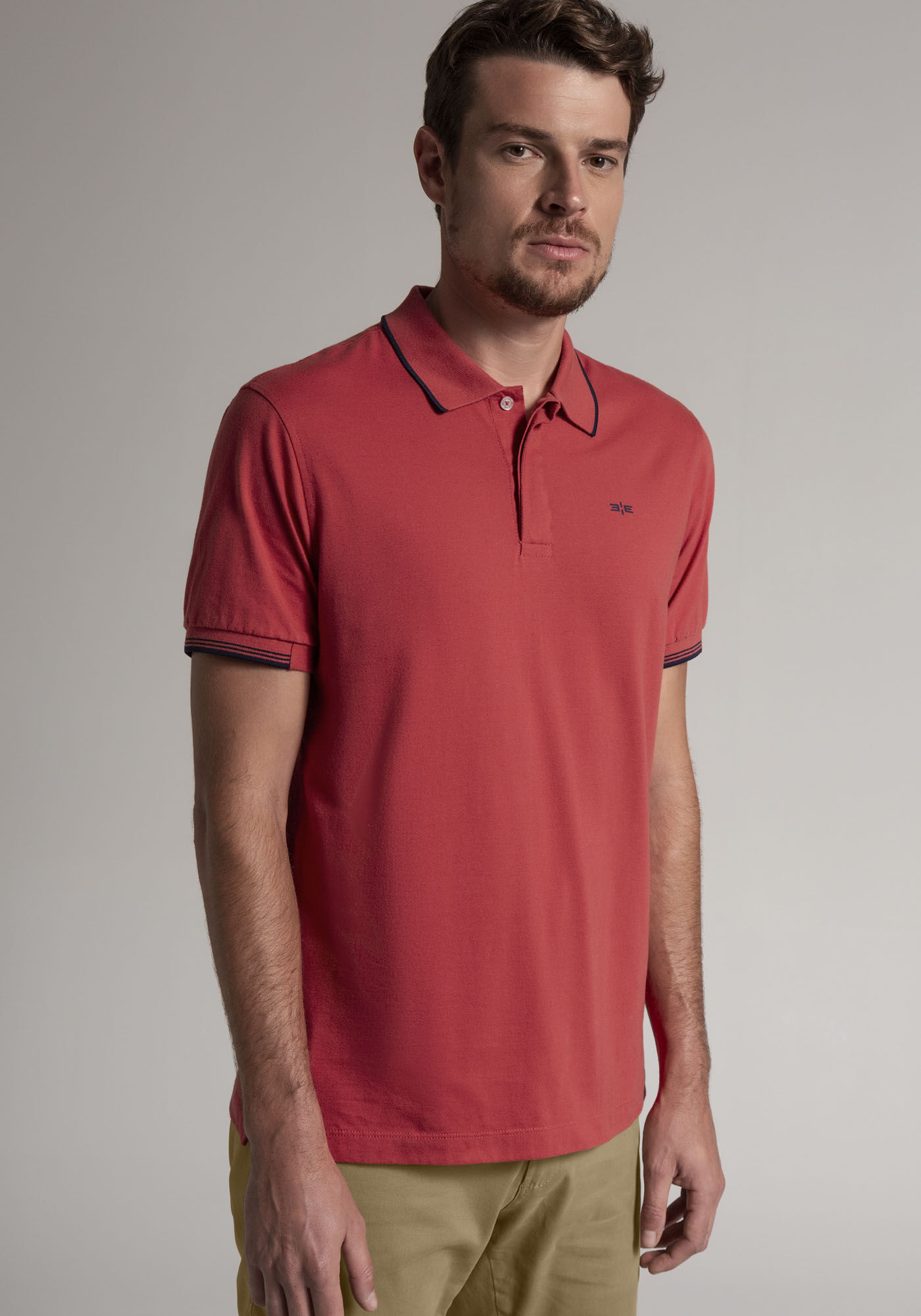 Camisa Polo Masculina em Malha com Retil&iacute;nea, VERMELHO POMME, large.
