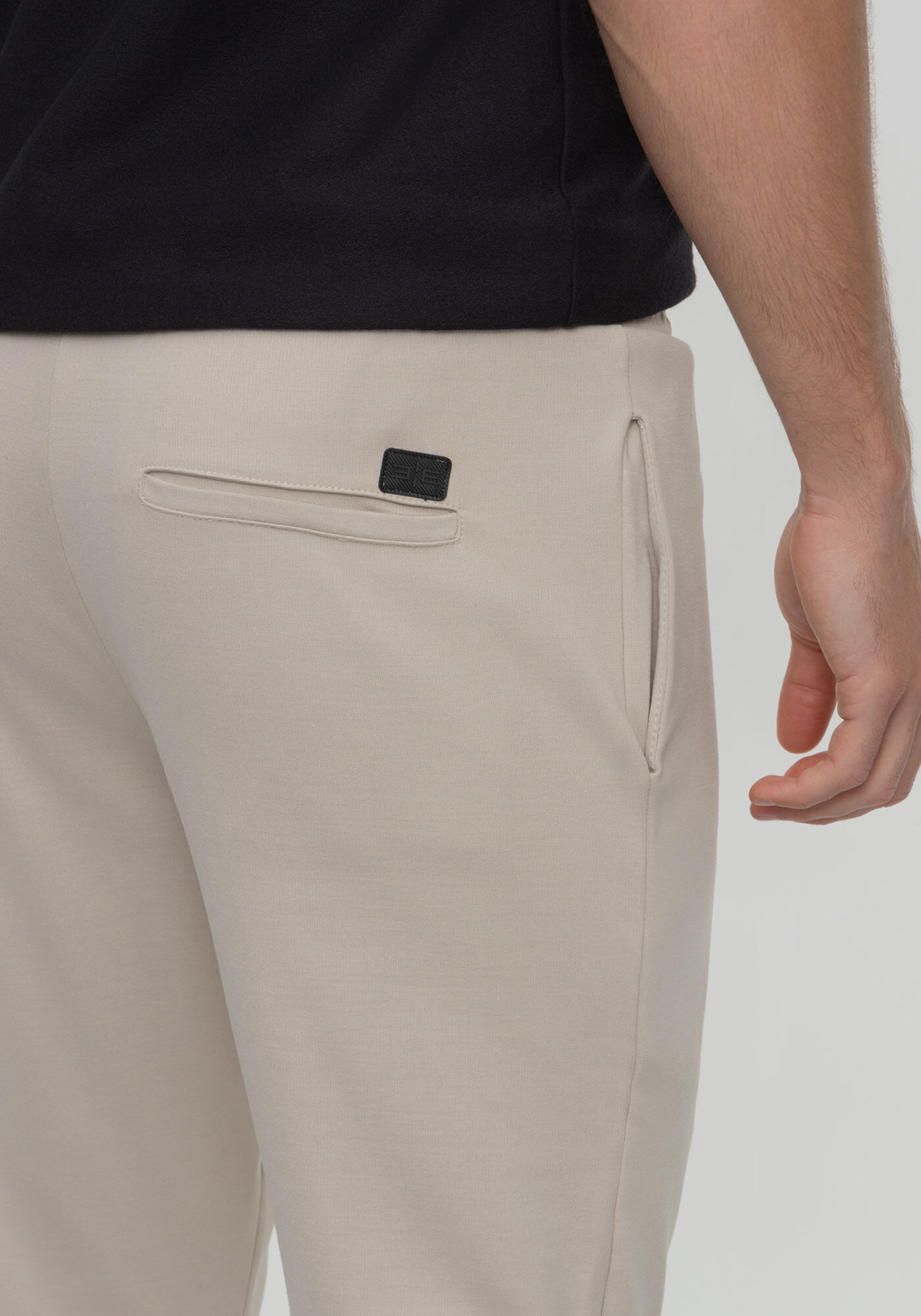 Cal&ccedil;a Com Bolsos E Cadar&ccedil;o No C&oacute;s Em Malha, BEGE SYSTEM, large.