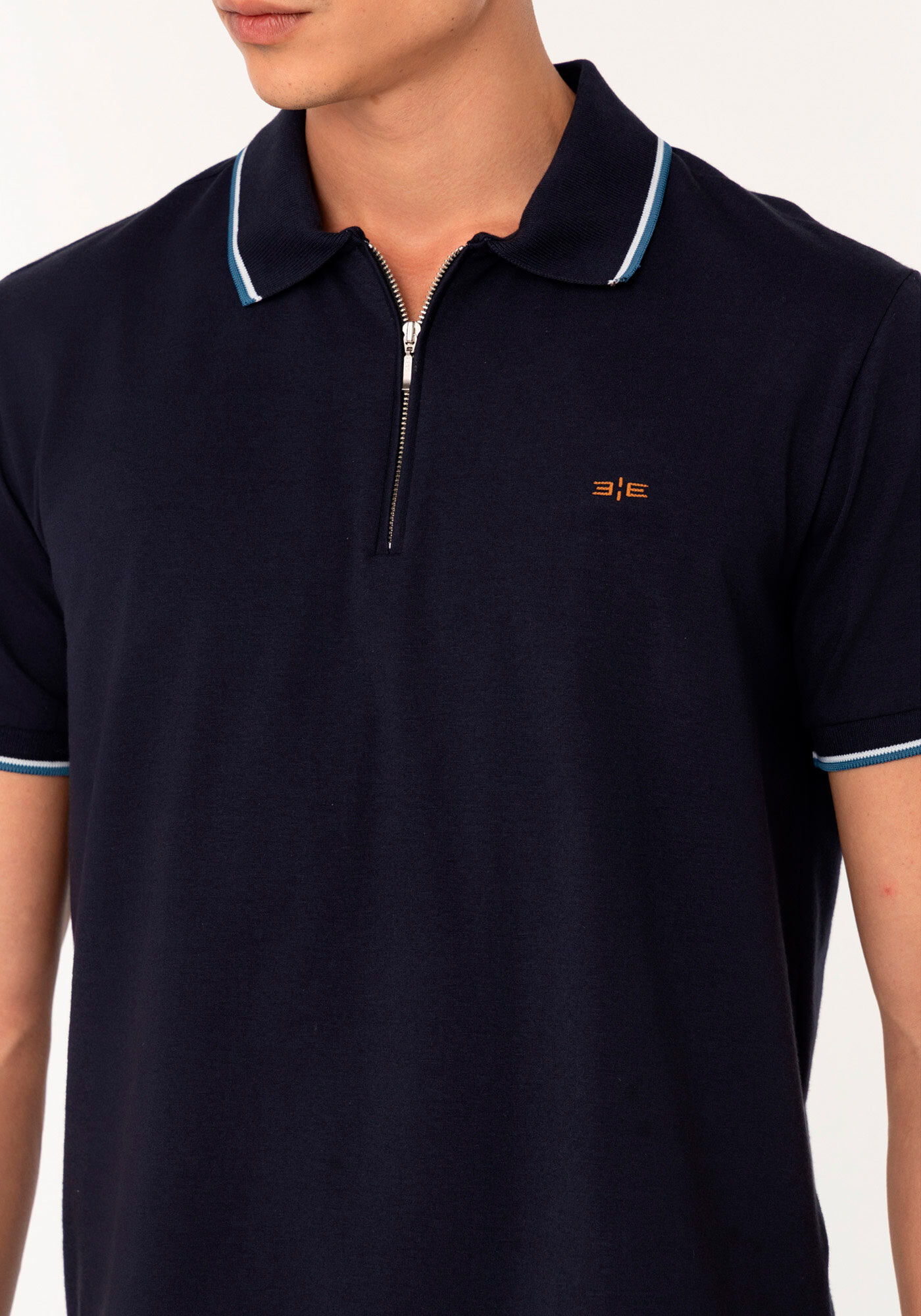 Camisa Polo Com Z&iacute;per E Mangas Curtas Em Malha Premium, MARINHO IMPERIO, large.