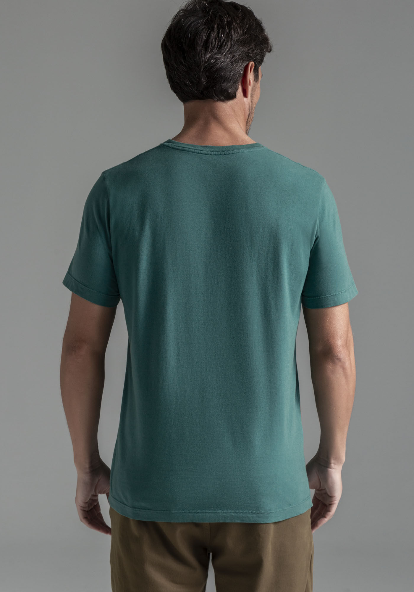 Camiseta Masculina em Malha com Decote V, VERDE LAKE, large.