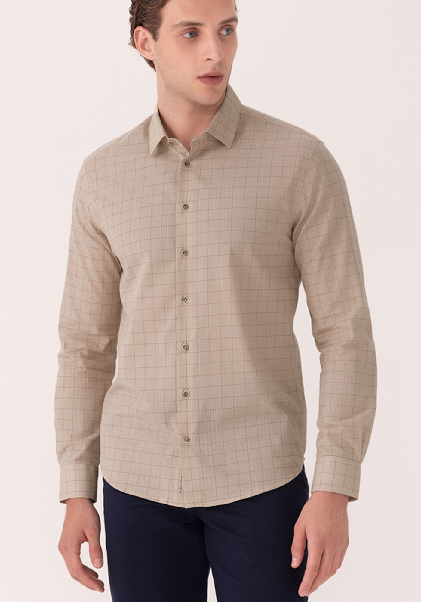 Camisa Slim Fit De Mangas Longas Em Tecido De Algod&atilde;o, BEGE GINGER, large.