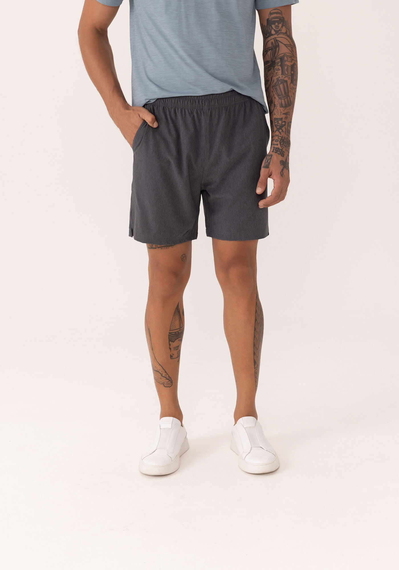 Shorts Com Bolsos E C&oacute;s El&aacute;stico Em Tecido Plano, PRETO REATIVO, large.