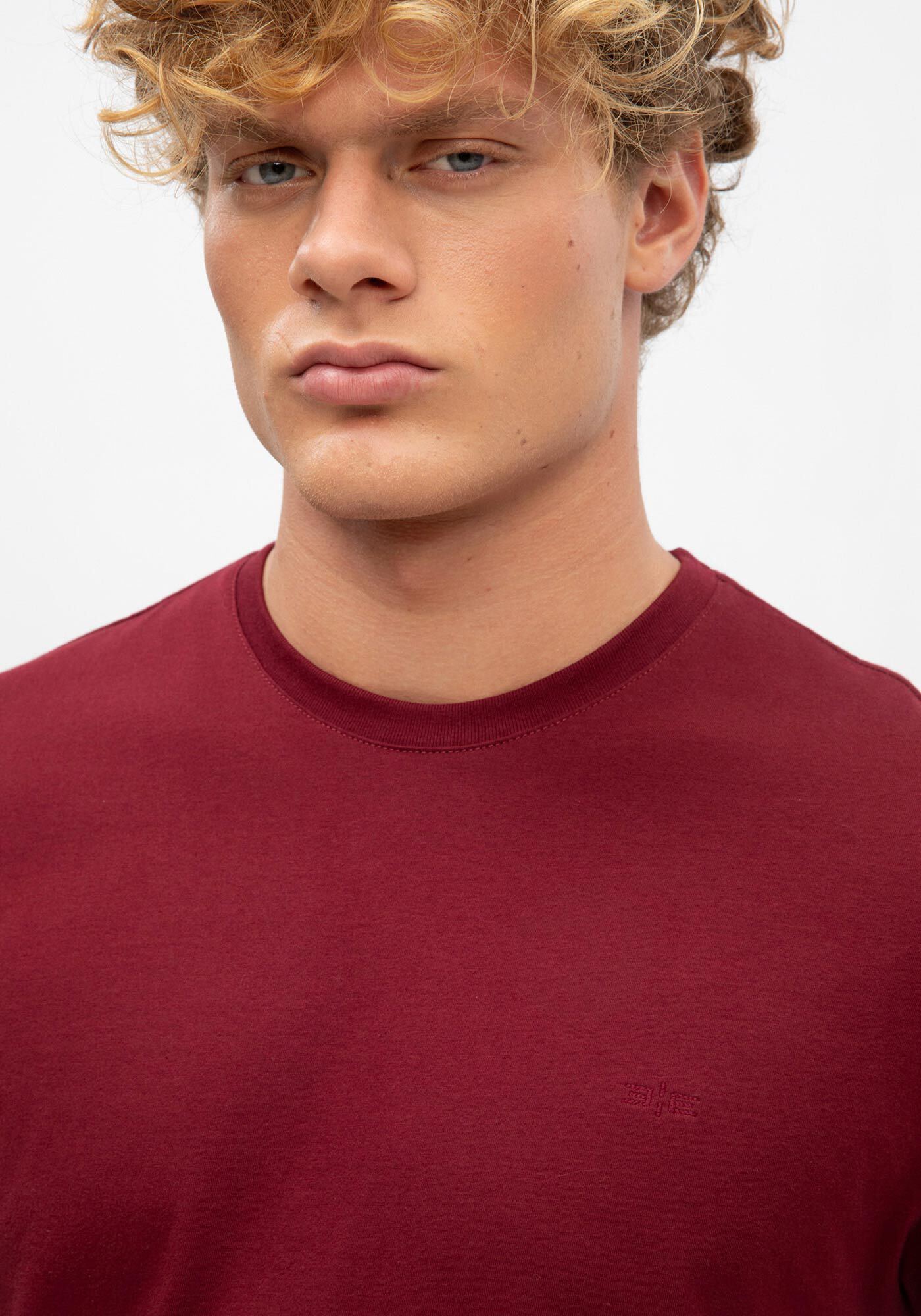 Camiseta B&aacute;sica De Mangas Curtas Colors, BORDO BURN RED, large.