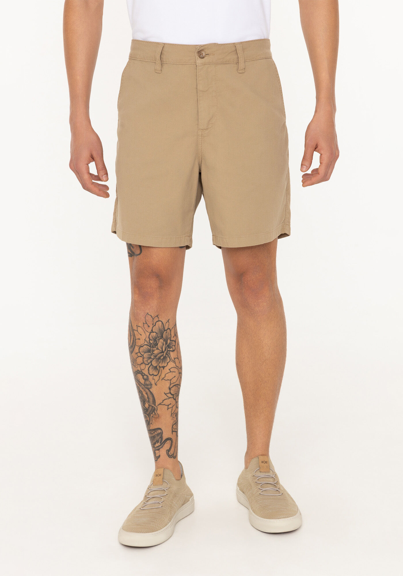 Shorts Reto Masculino Em Sarja Texturizada Com Elastano, CAQUI RAIZ, large.