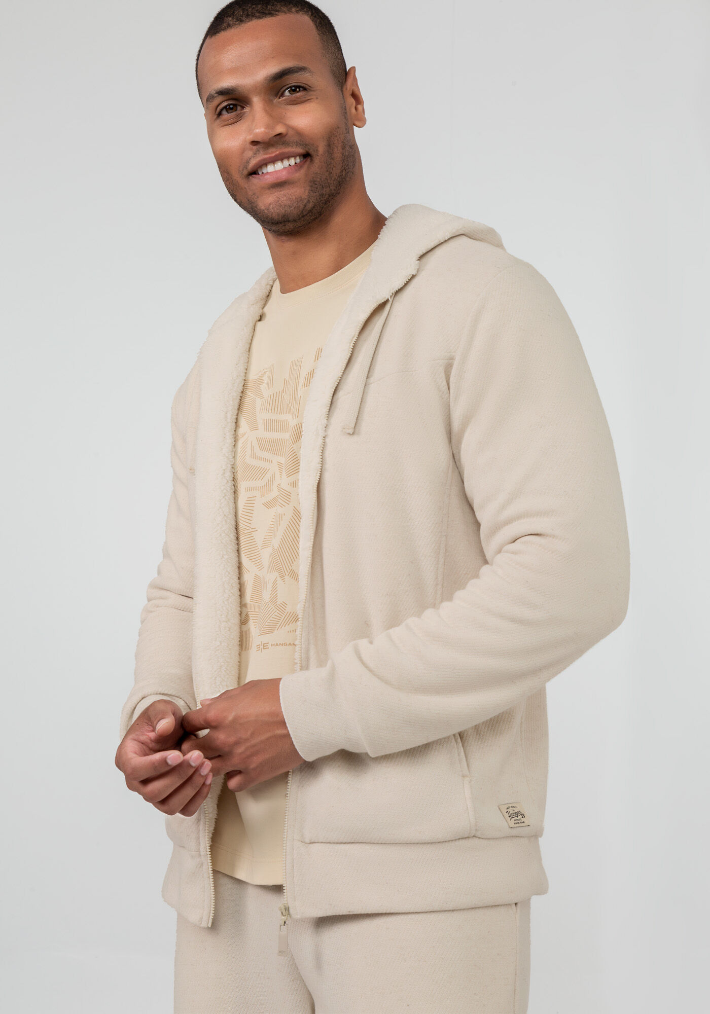 Jaqueta Masculina em Moletom Forrada com Pelo Hangar 33