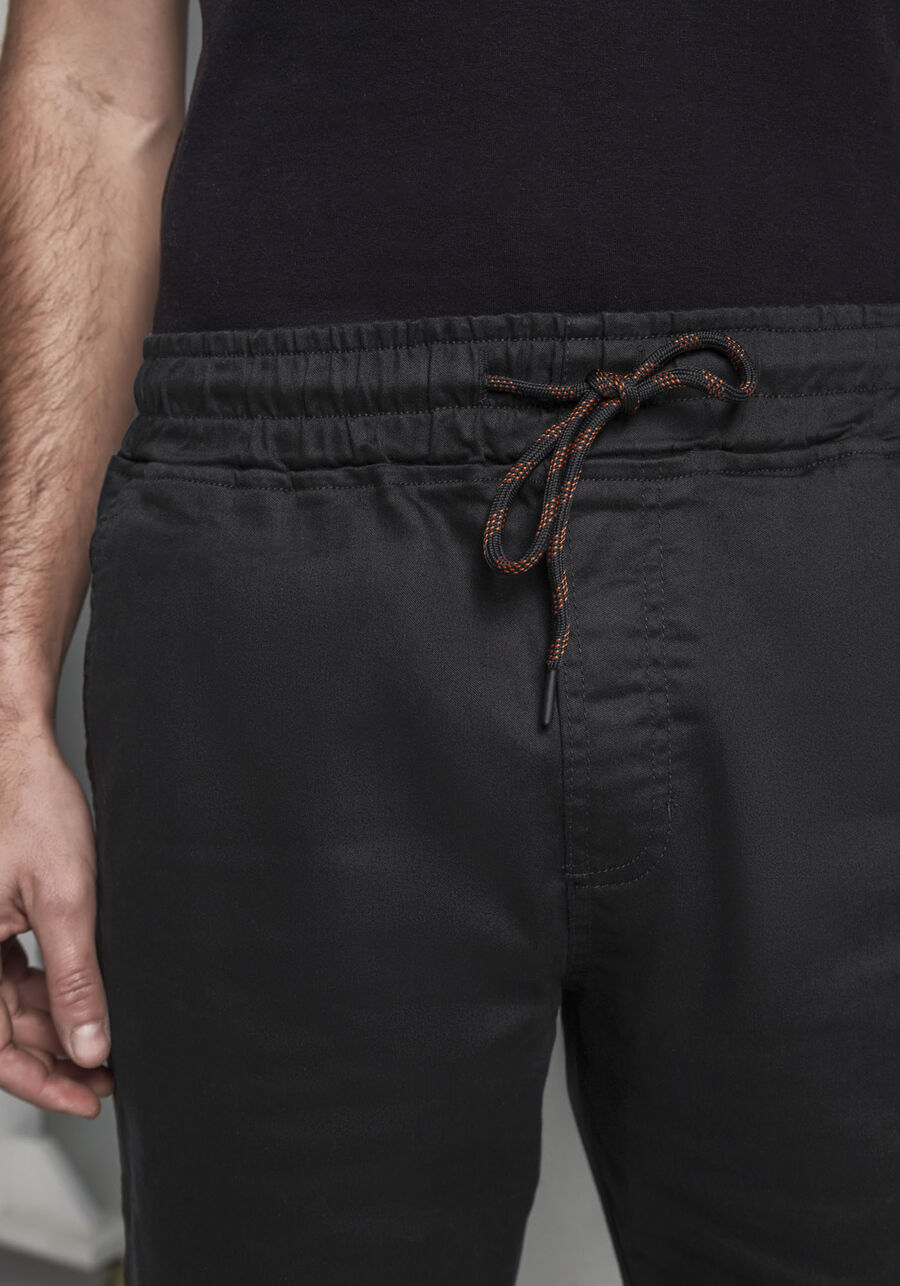 Calça Jogging Com Bolsos Em Sarja Com Elastano, PRETO REATIVO. Calça Jogging Com Bolsos Em Sarja Com Elastano, PRETO REATIVO, large.
