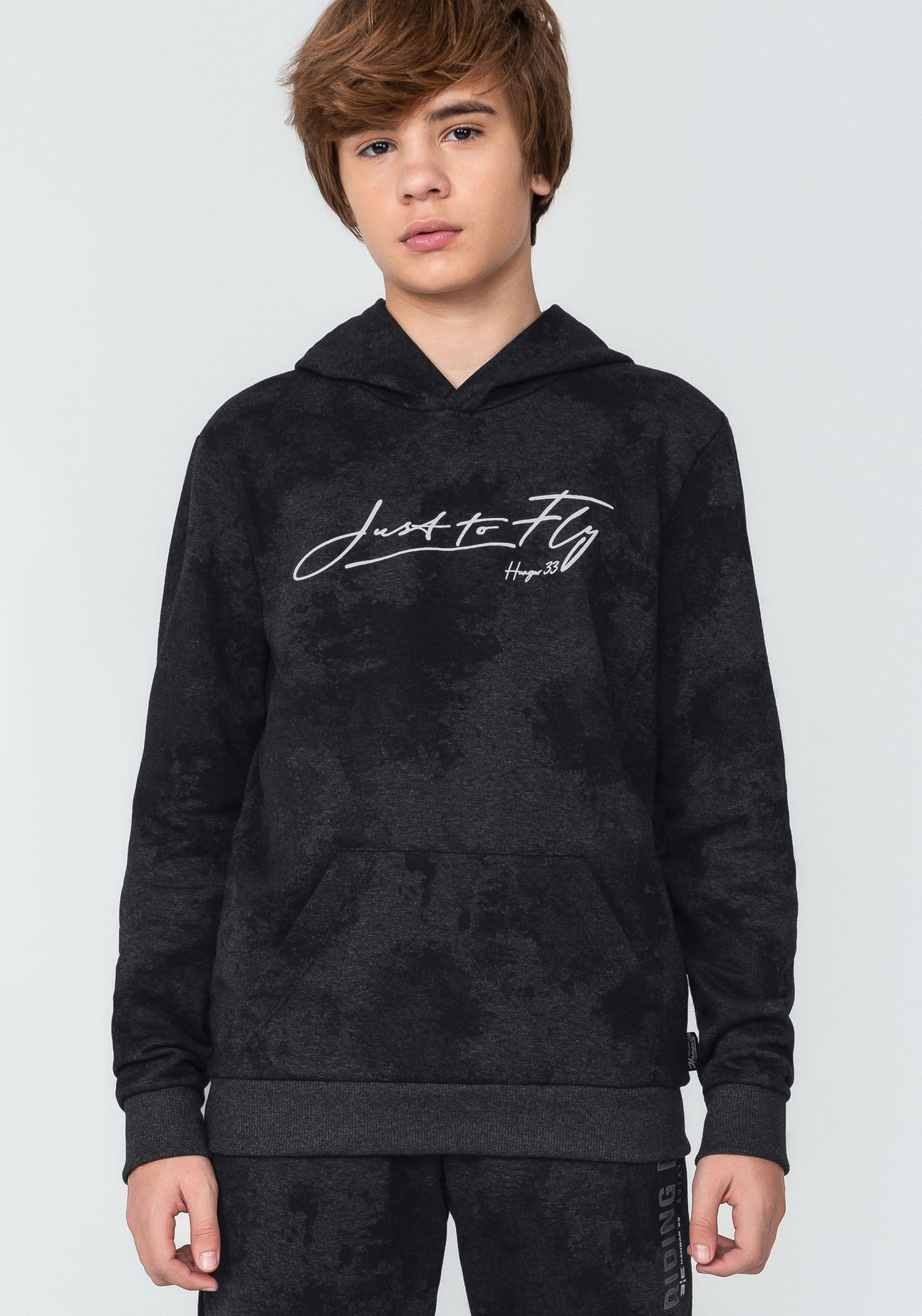 Blus&atilde;o com Capuz em Moletom Estampado Juvenil, MAPA PRETO, large.