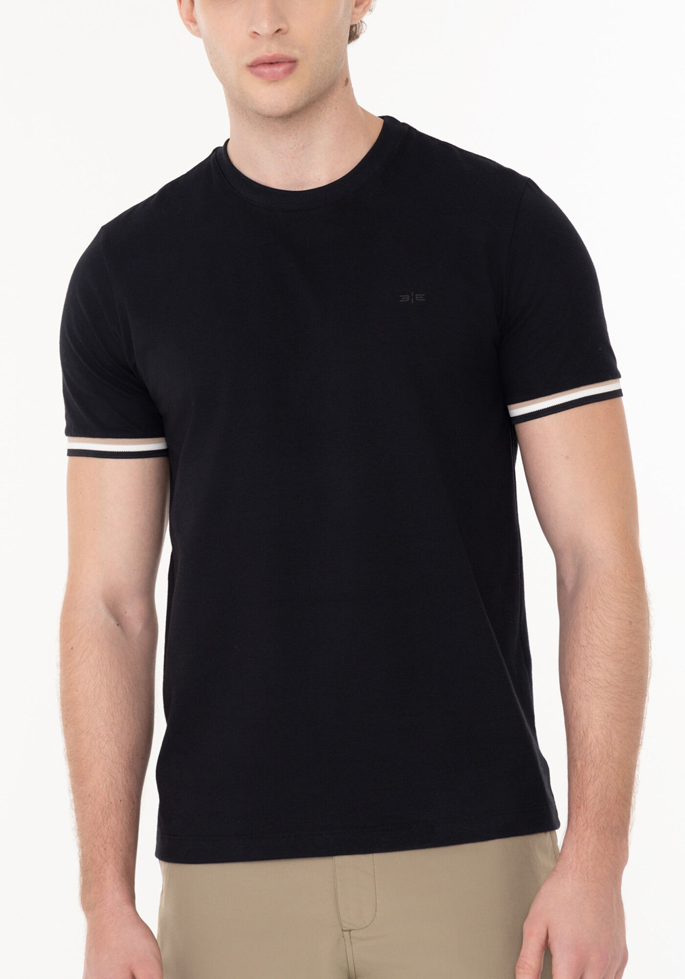 Camiseta De Mangas Curtas Com Retil&iacute;nea Em Malha De Algod&atilde;o, PRETO, large.